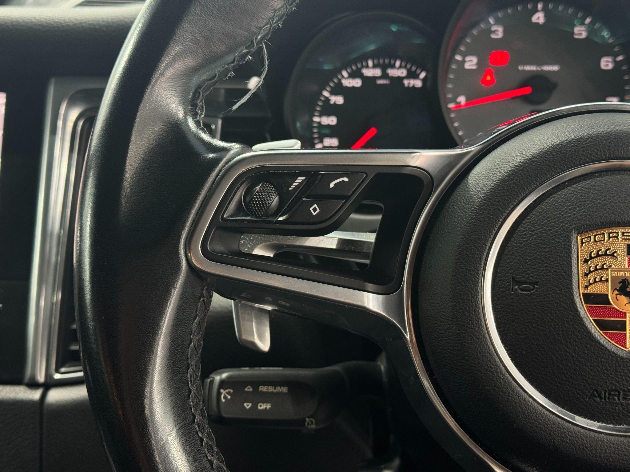Porsche Macan view 42