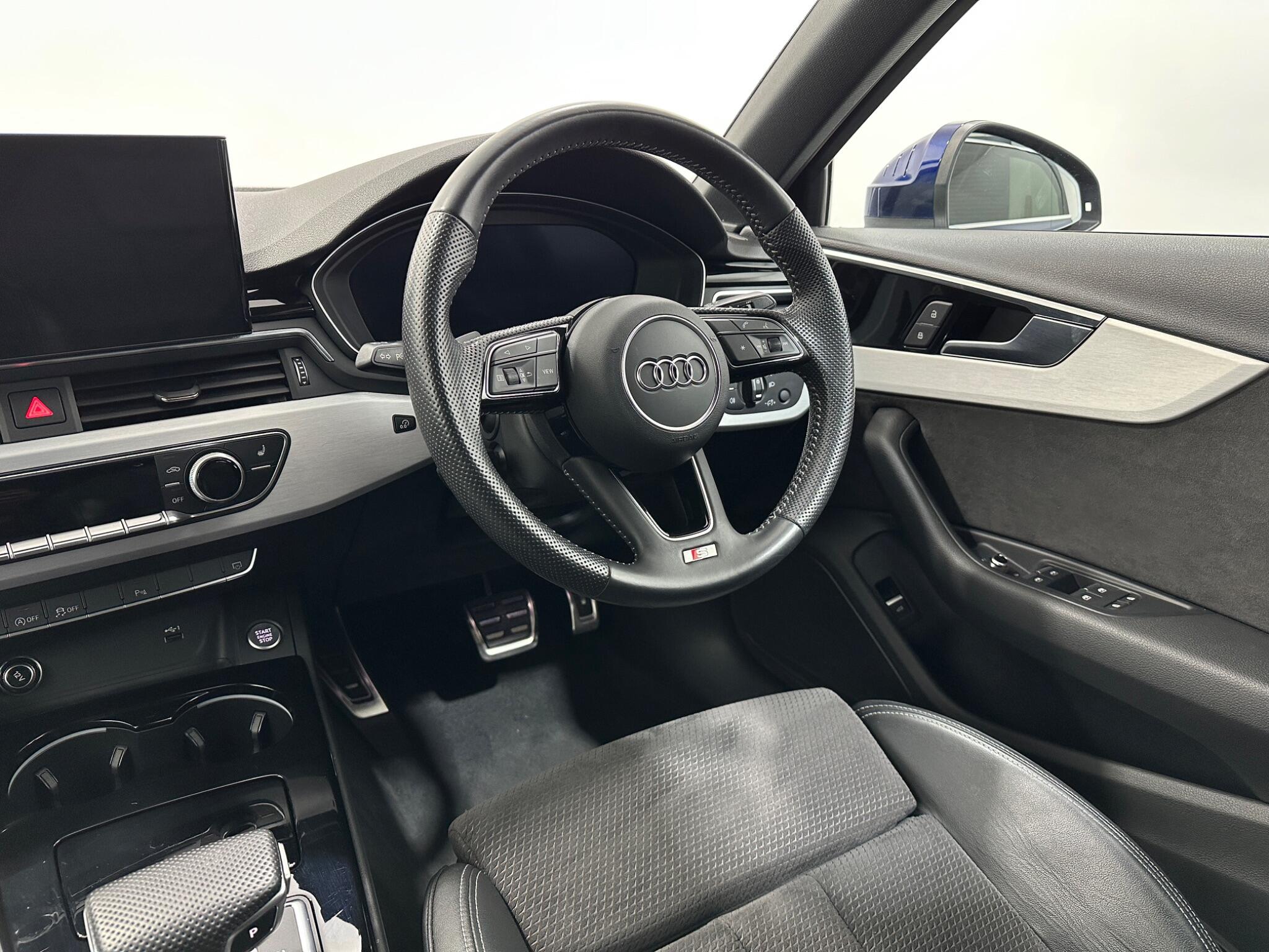 Audi A4 view 12