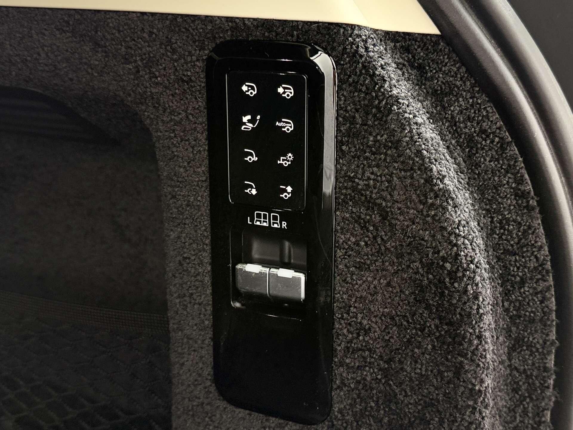 Land Rover Range Rover view 28