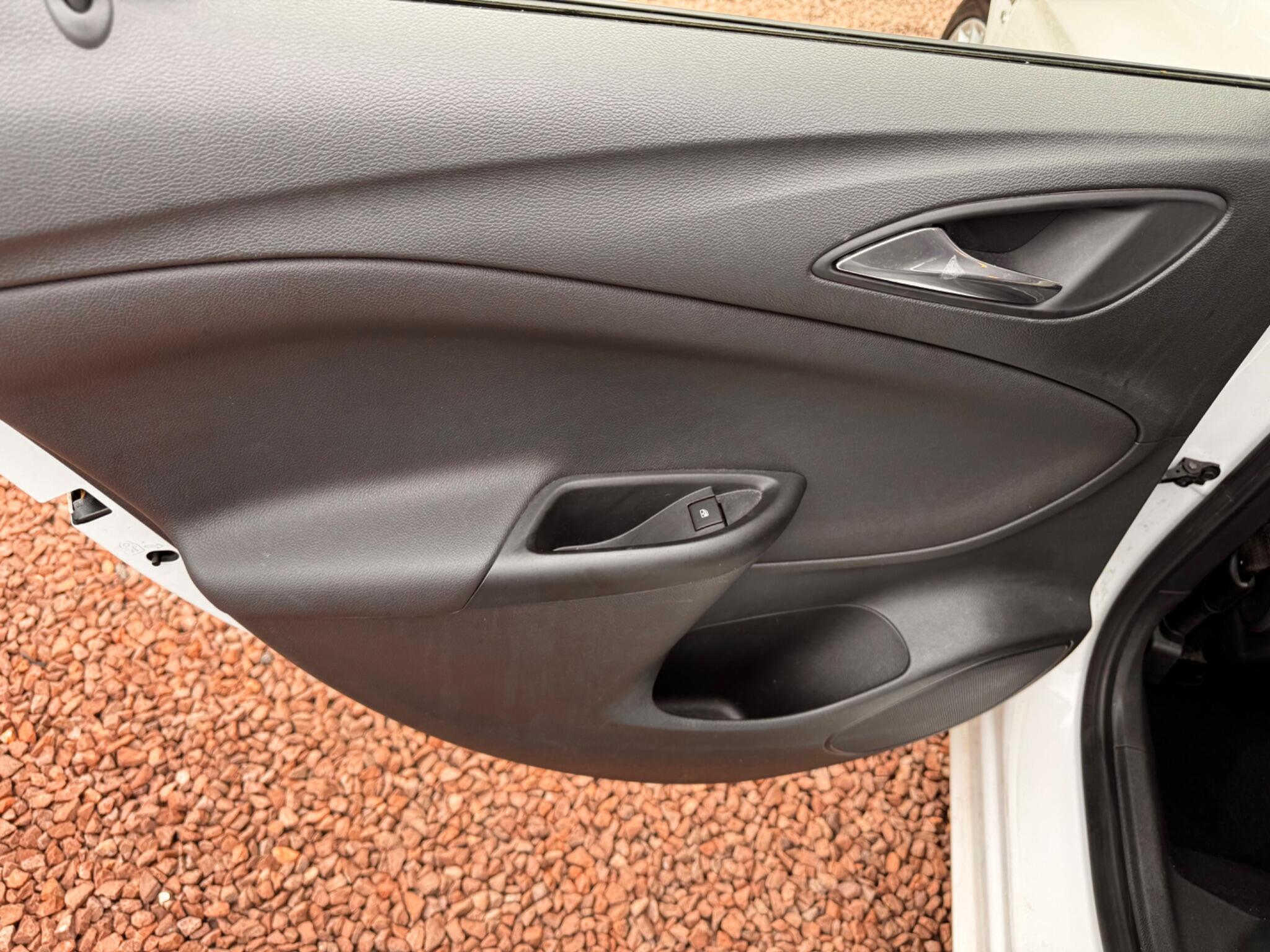 Vauxhall Astra view 23
