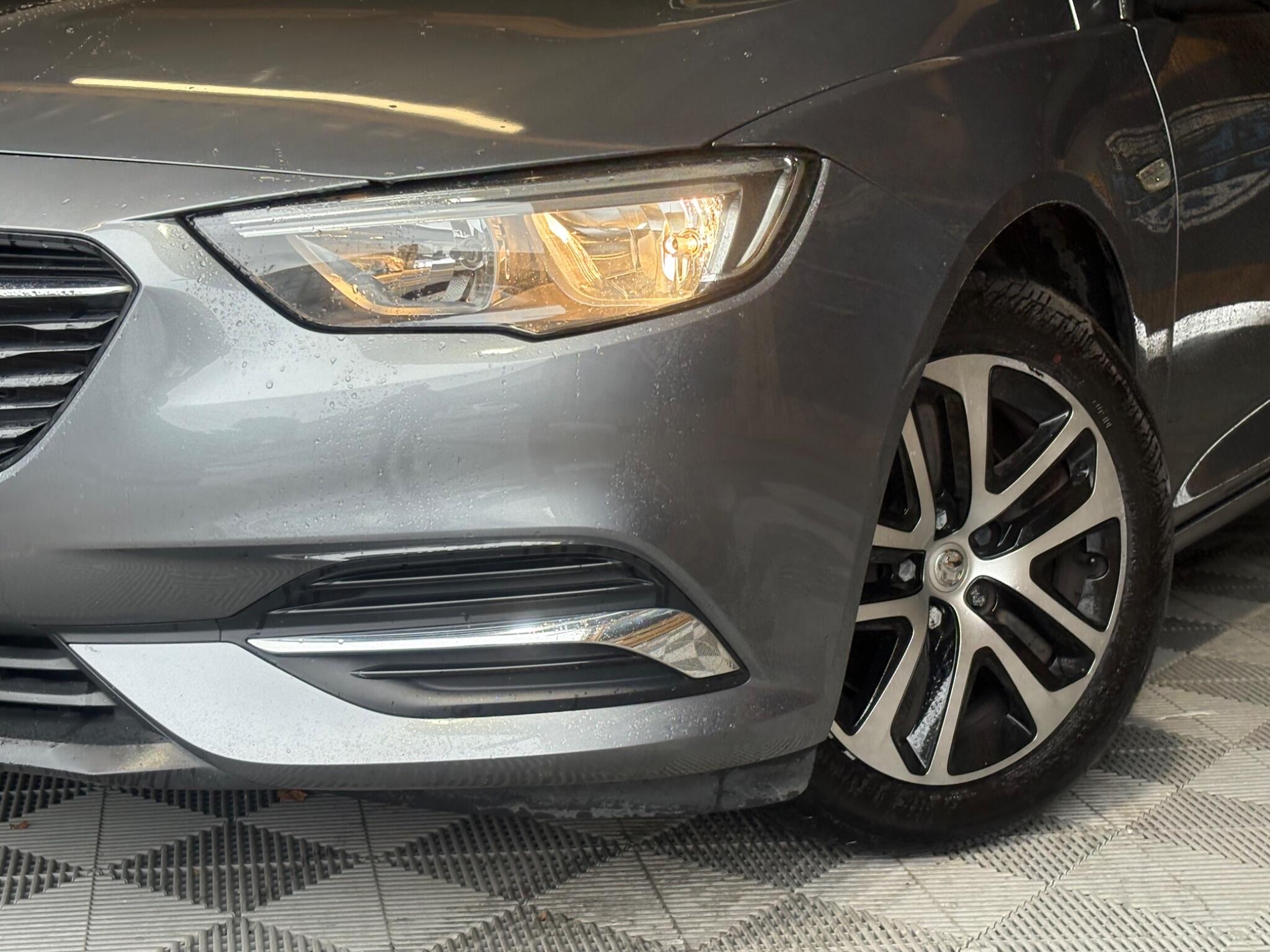 Vauxhall Insignia view 29