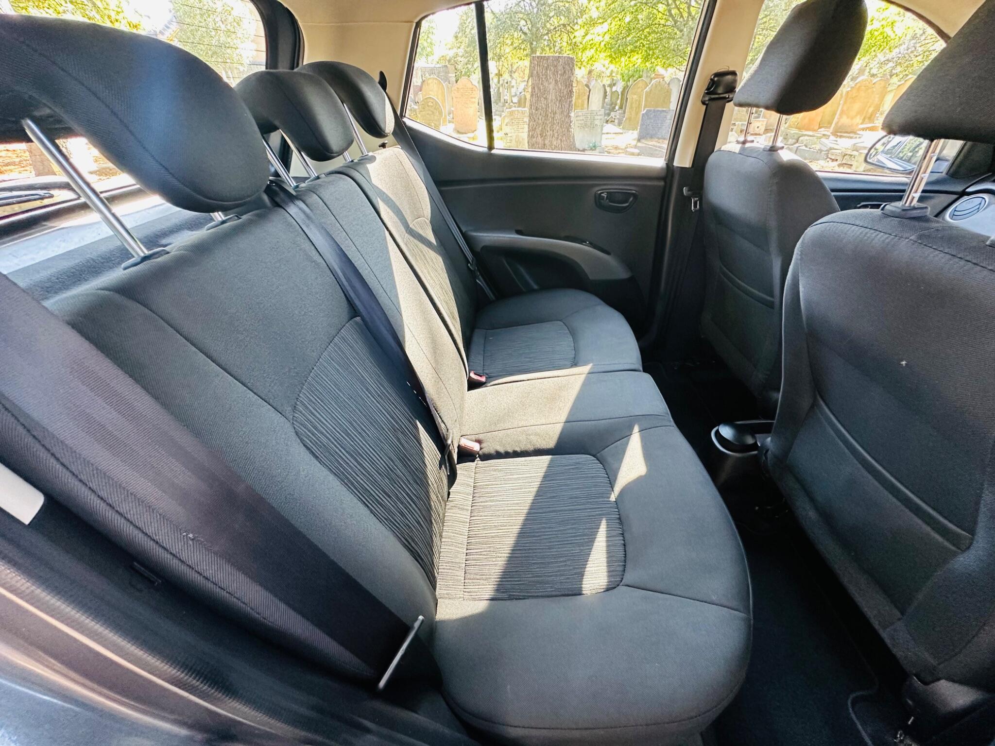 Hyundai i10 view 34