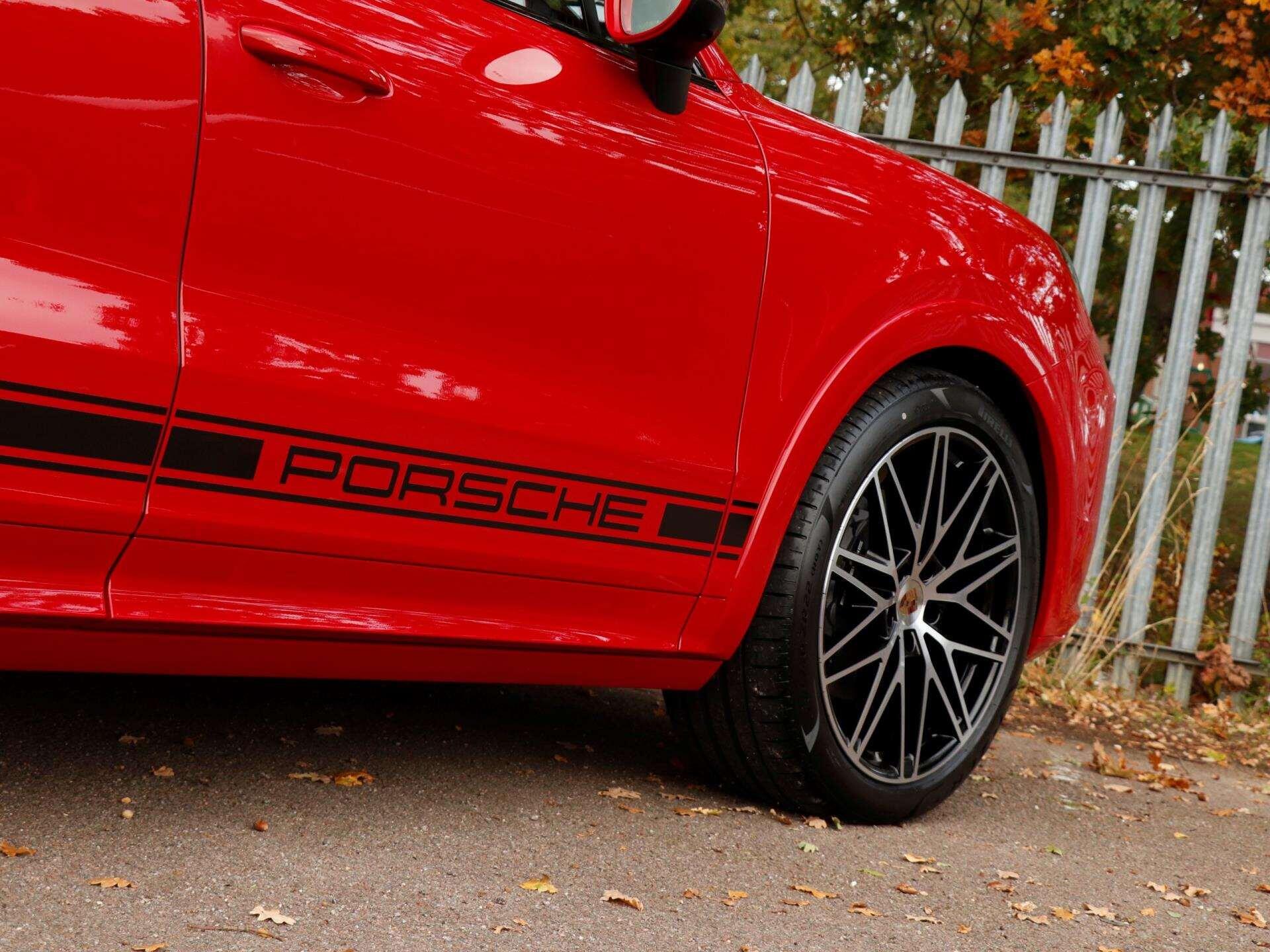 Porsche Cayenne view 29