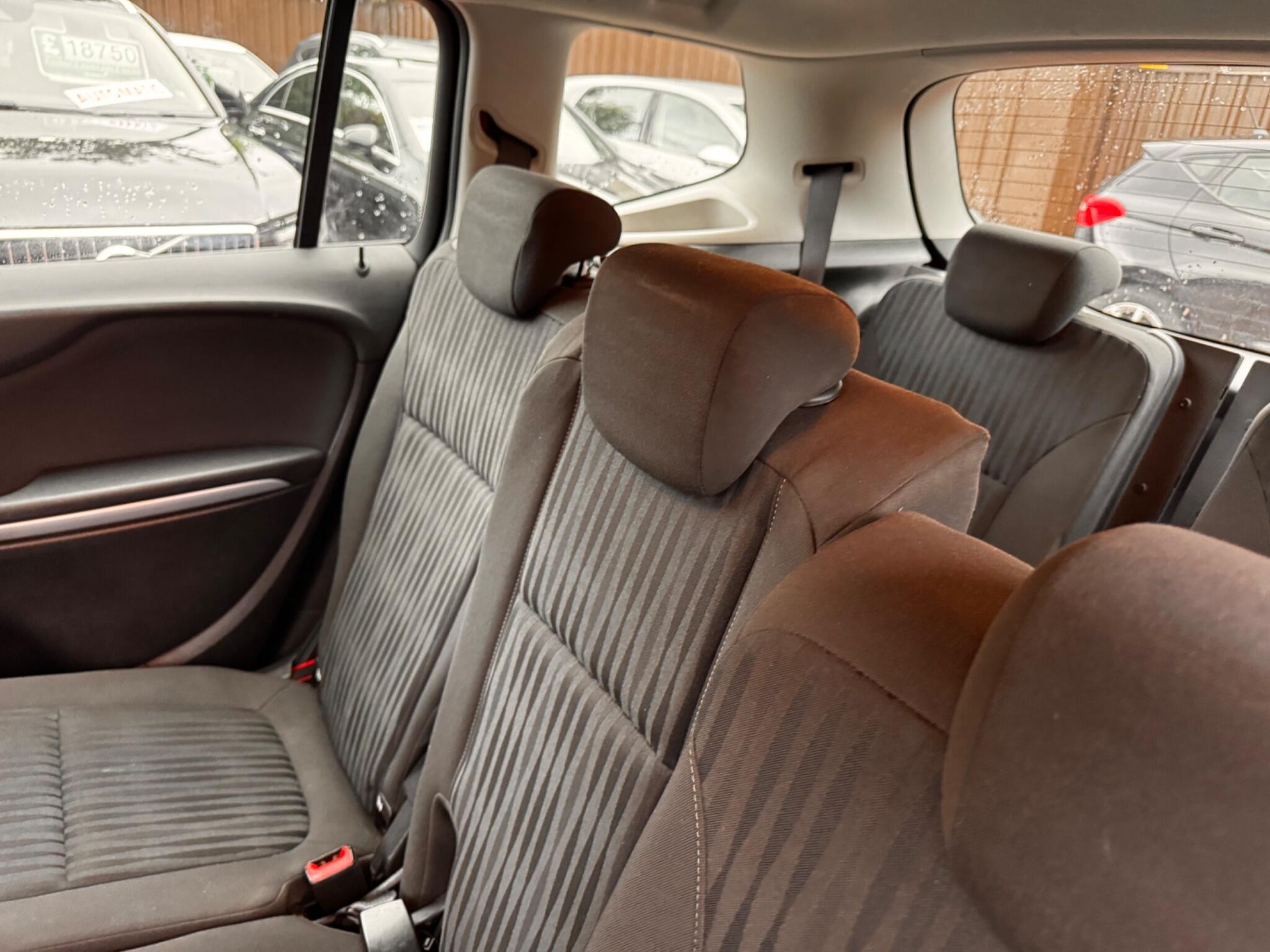 Vauxhall Zafira Tourer view 19