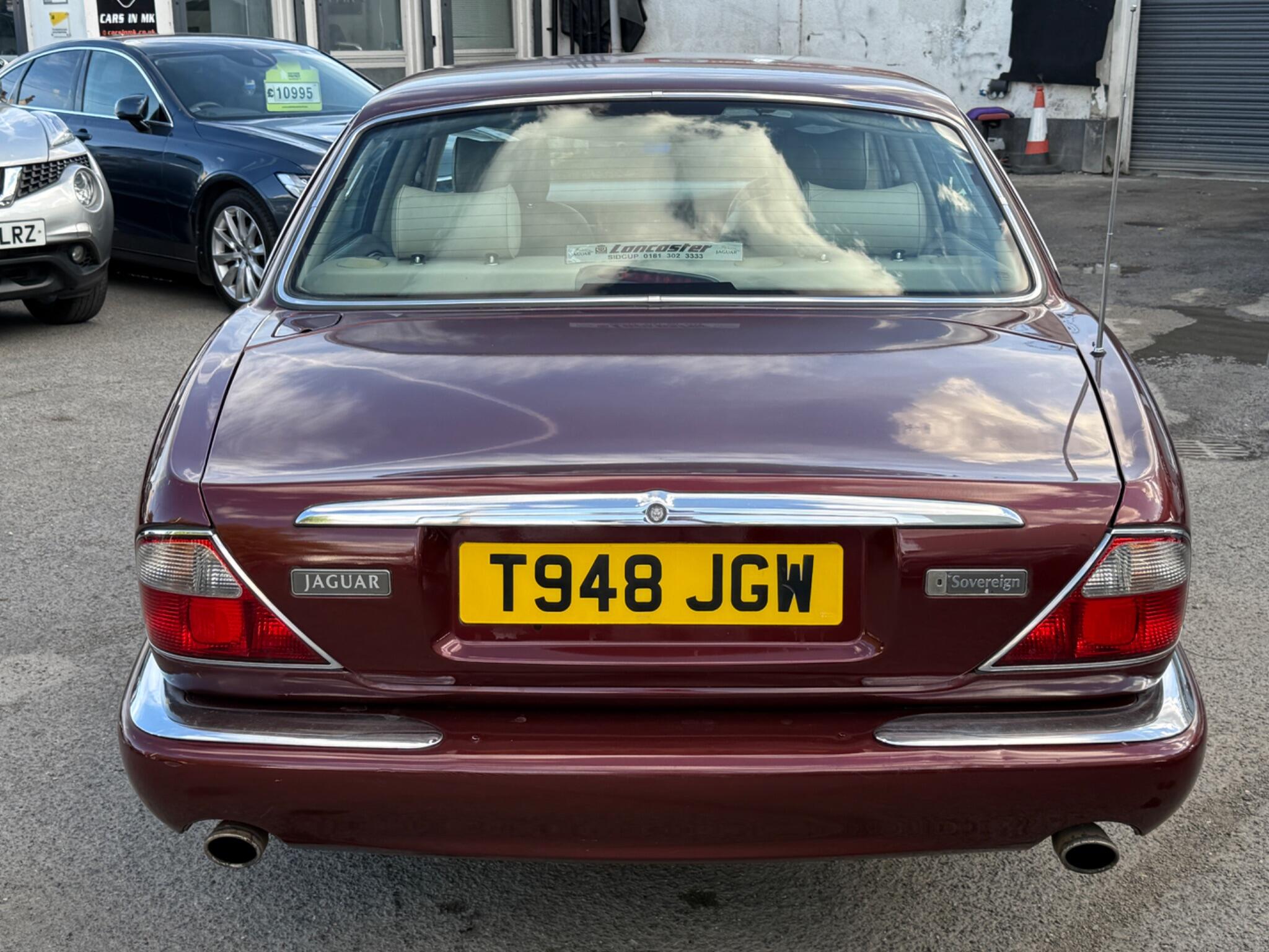 Jaguar XJ - Image 10