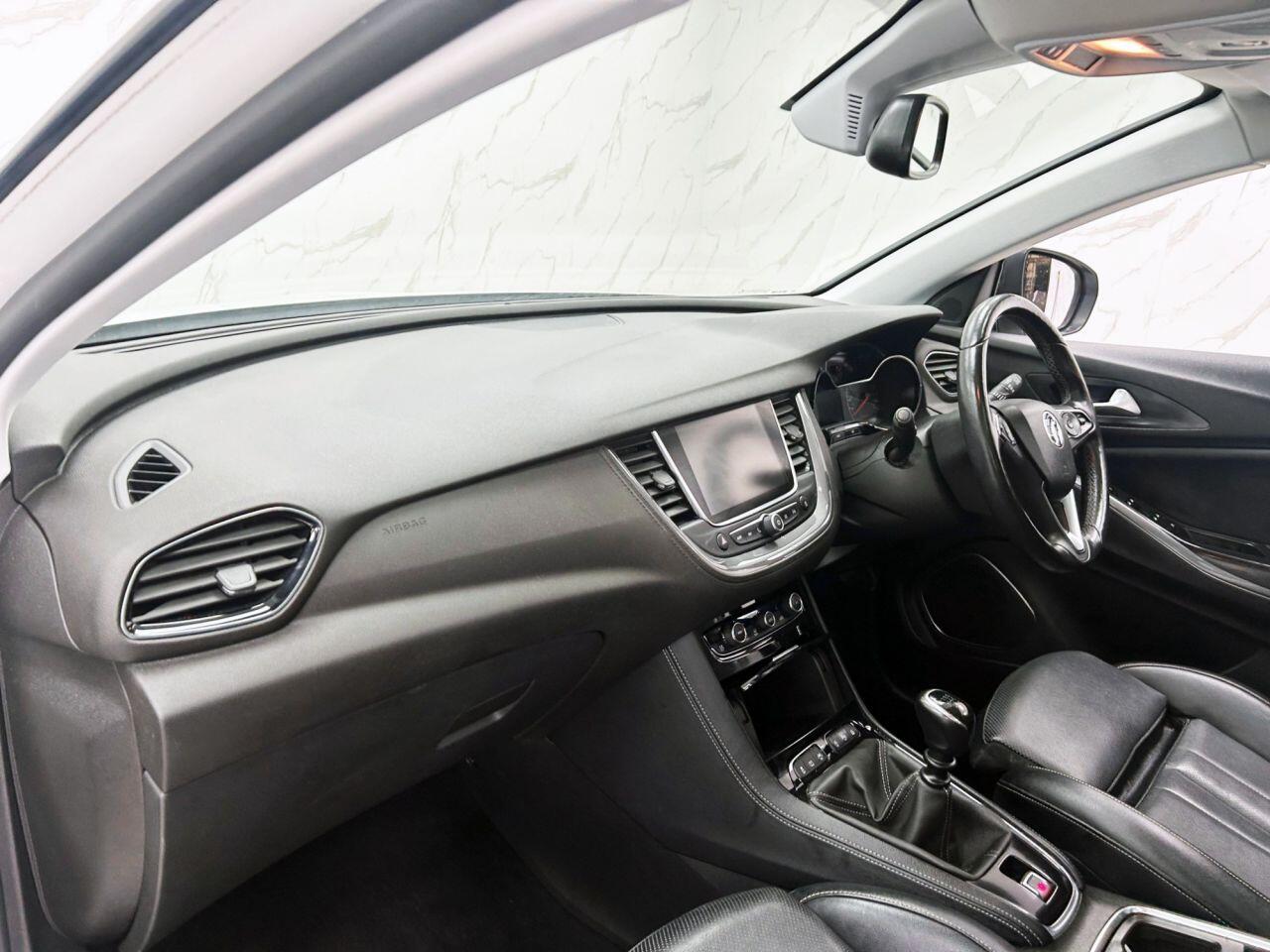 Vauxhall Grandland X view 15