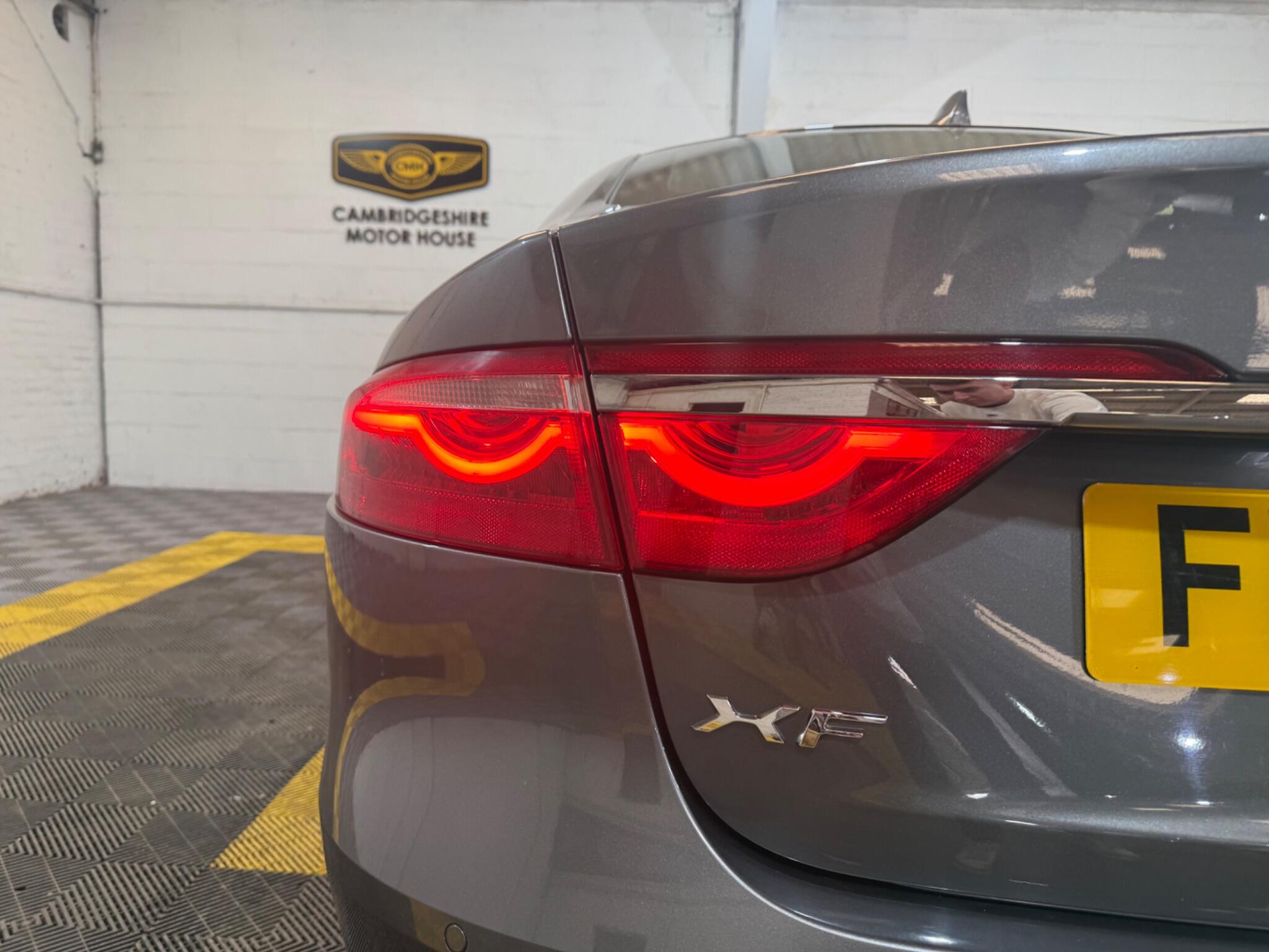 Jaguar XF view 61