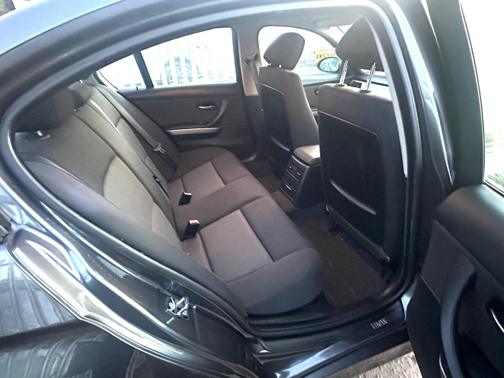 BMW 3 Series view 4