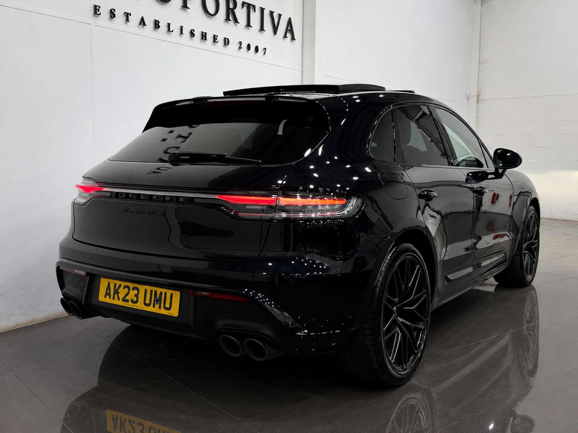 Porsche Macan view 4
