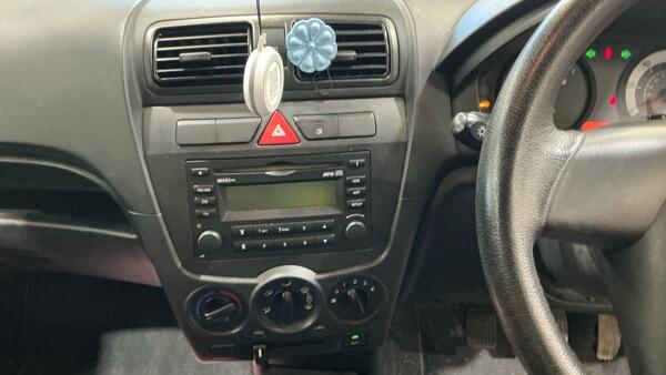 Kia Picanto view 9