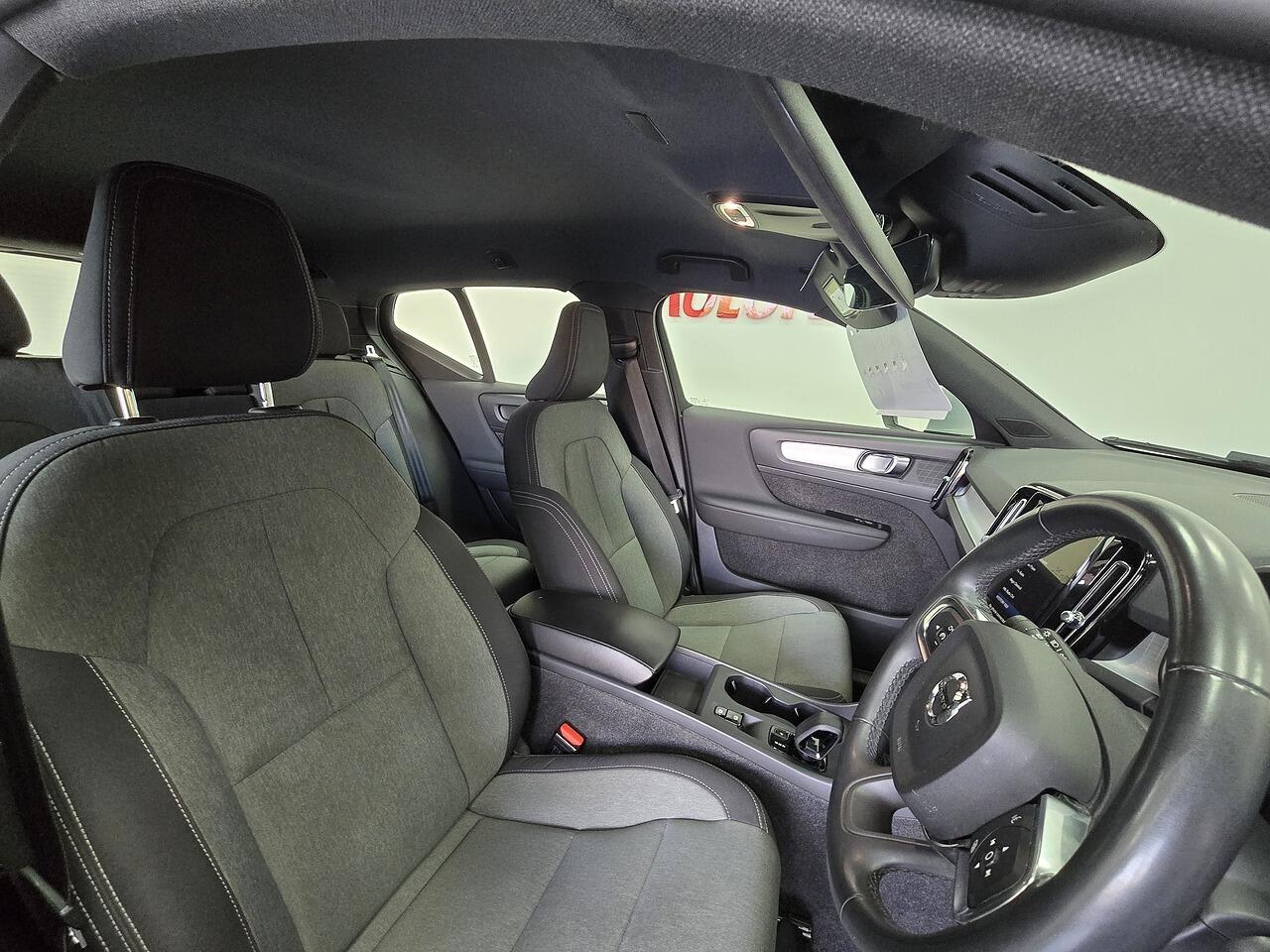 Volvo XC40 view 14