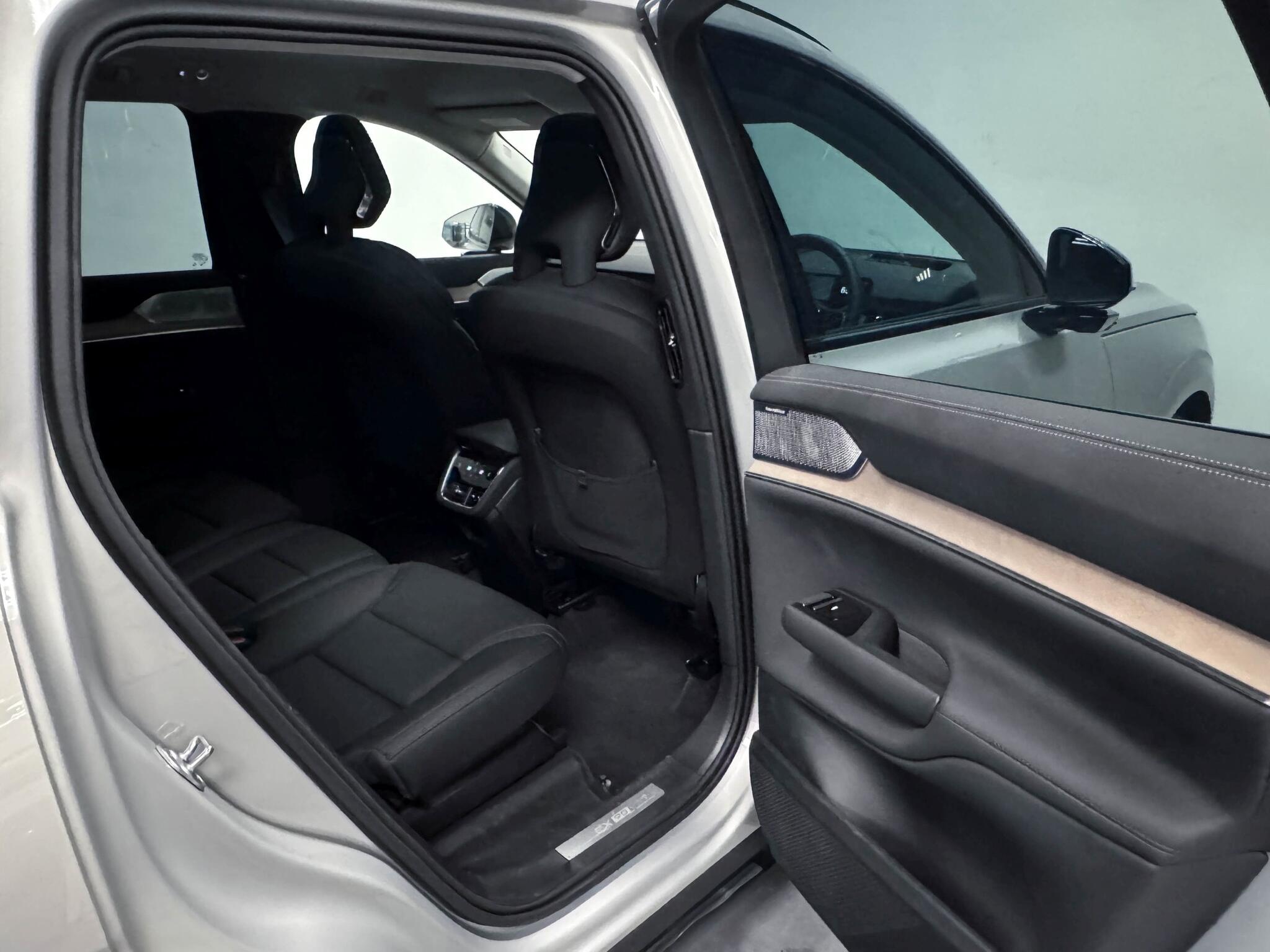 Volvo Ex90 view 14