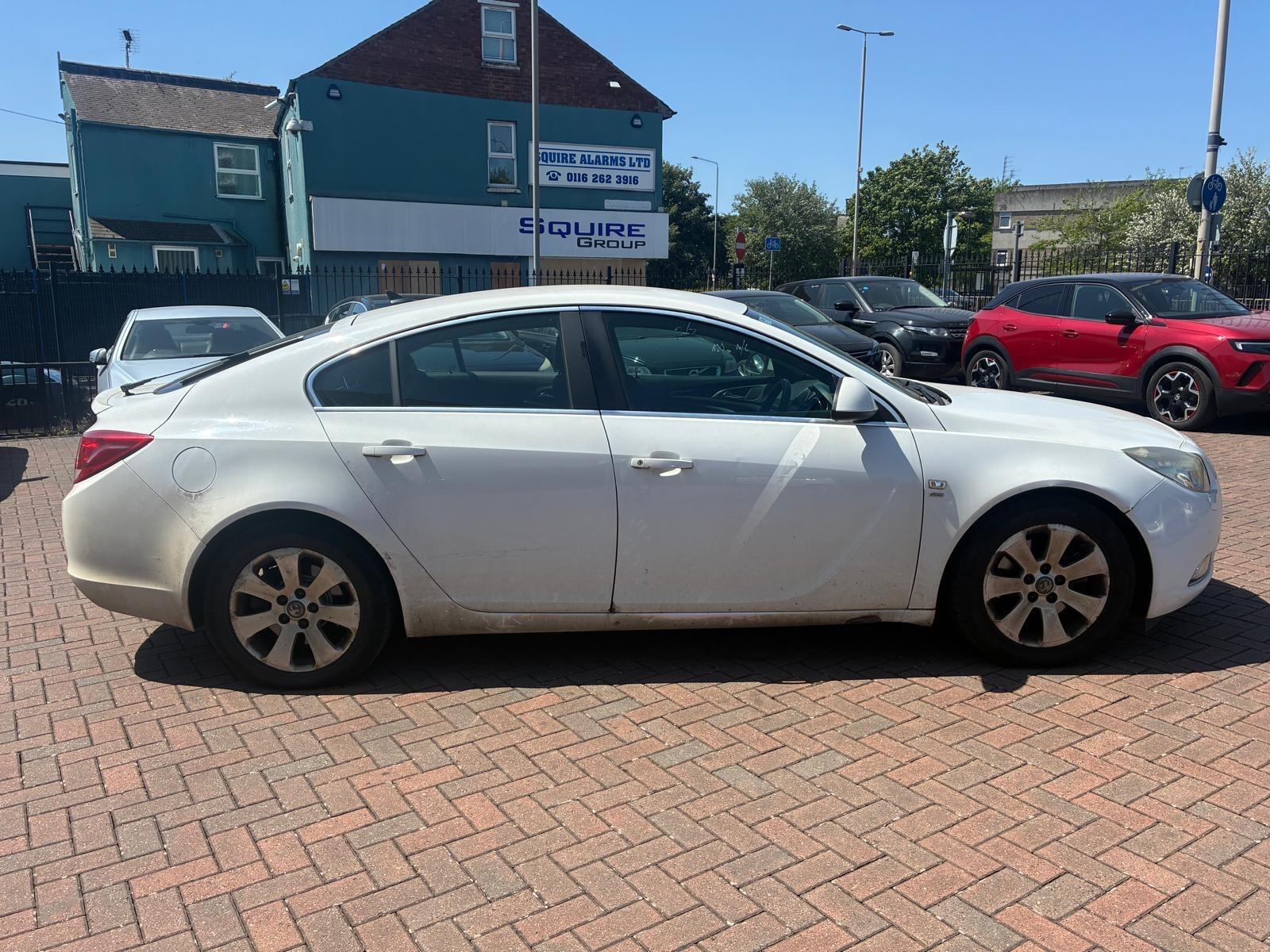 Vauxhall Insignia view 4