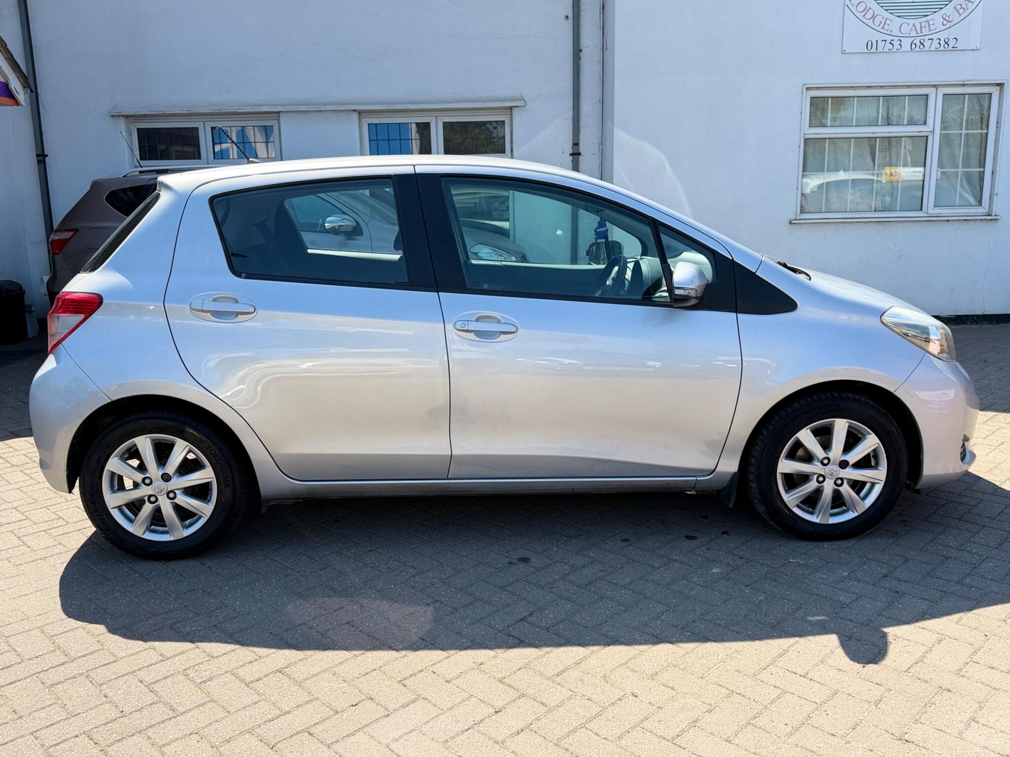 Toyota Yaris view 9