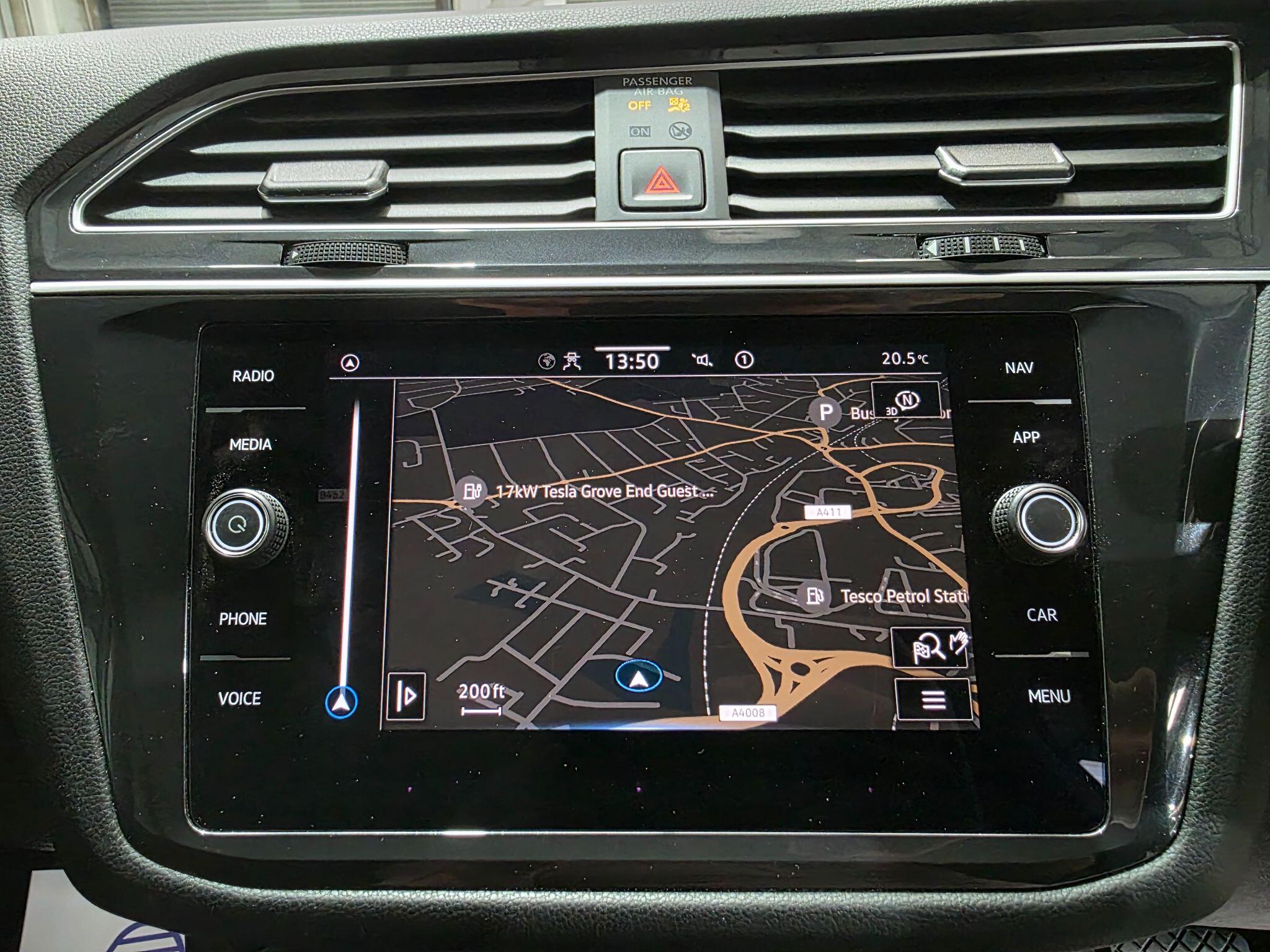 Volkswagen Tiguan Allspace view 9