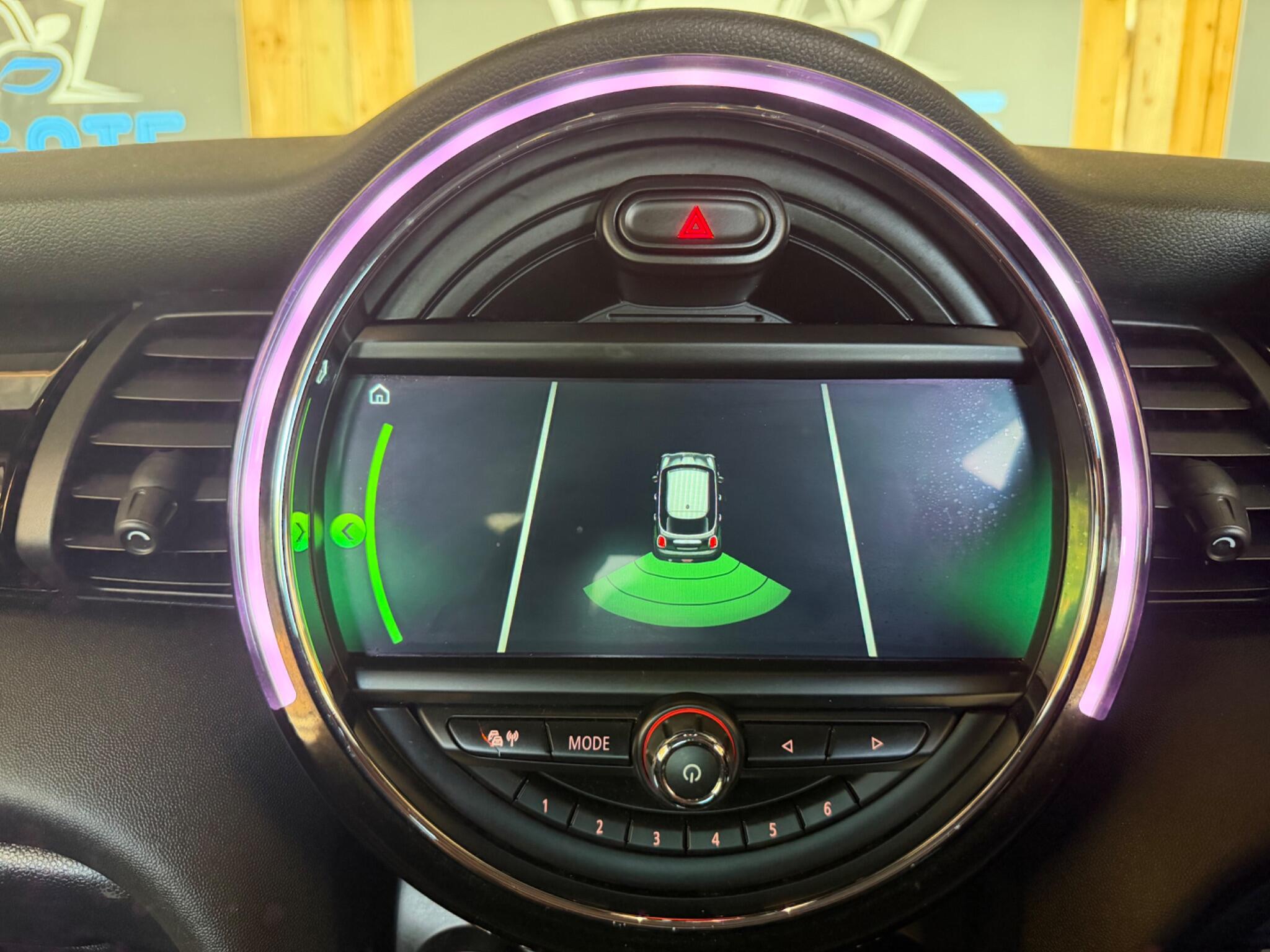 Mini Hatch view 33
