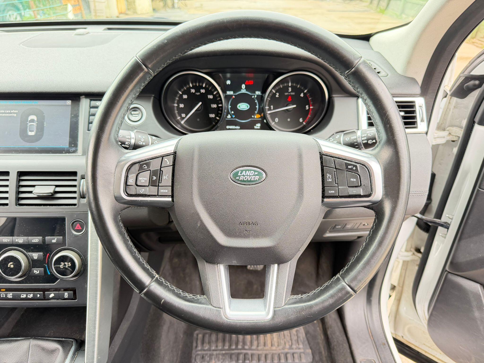 Land Rover Discovery Sport view 27