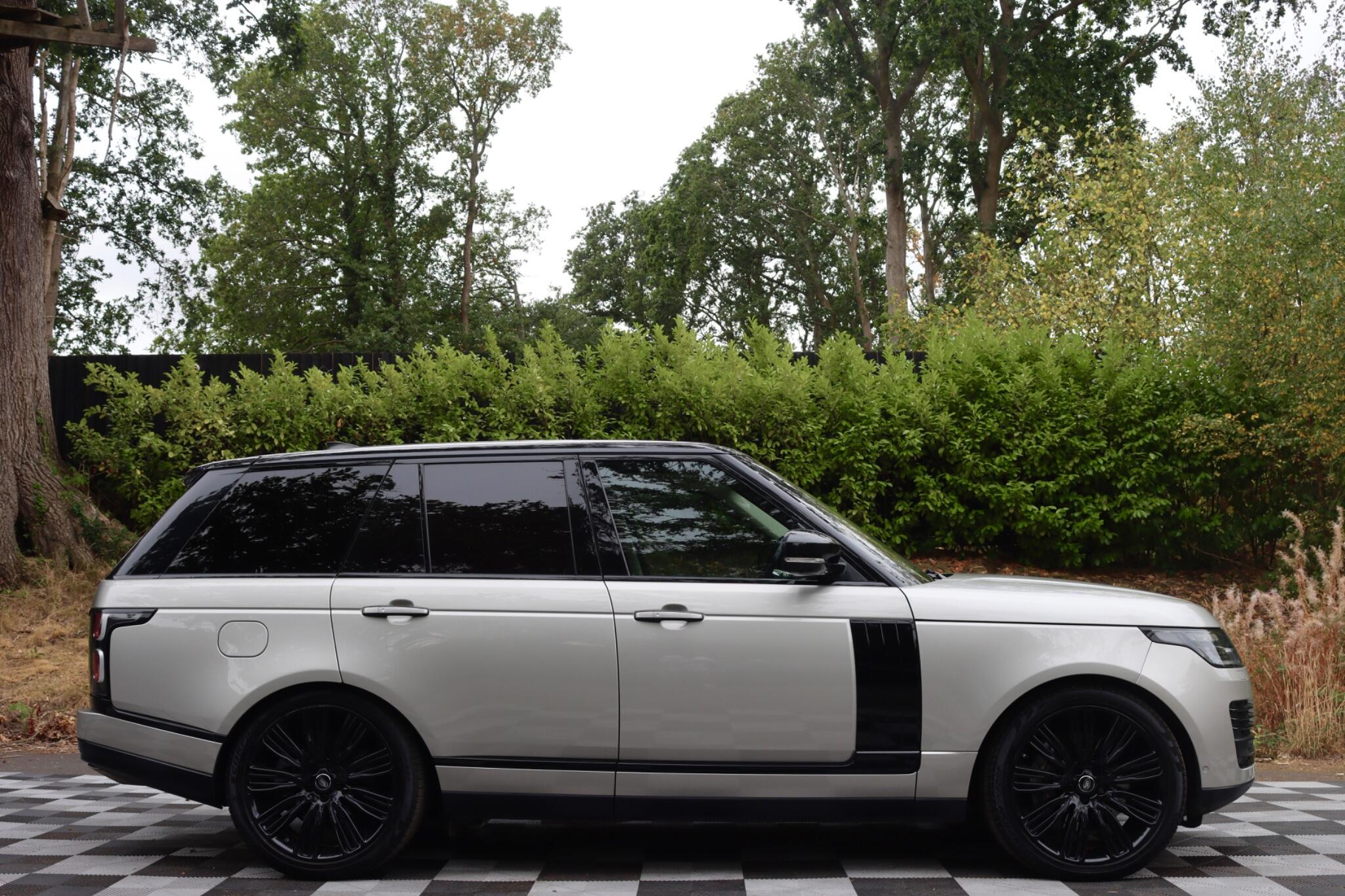 Land Rover Range Rover view 2