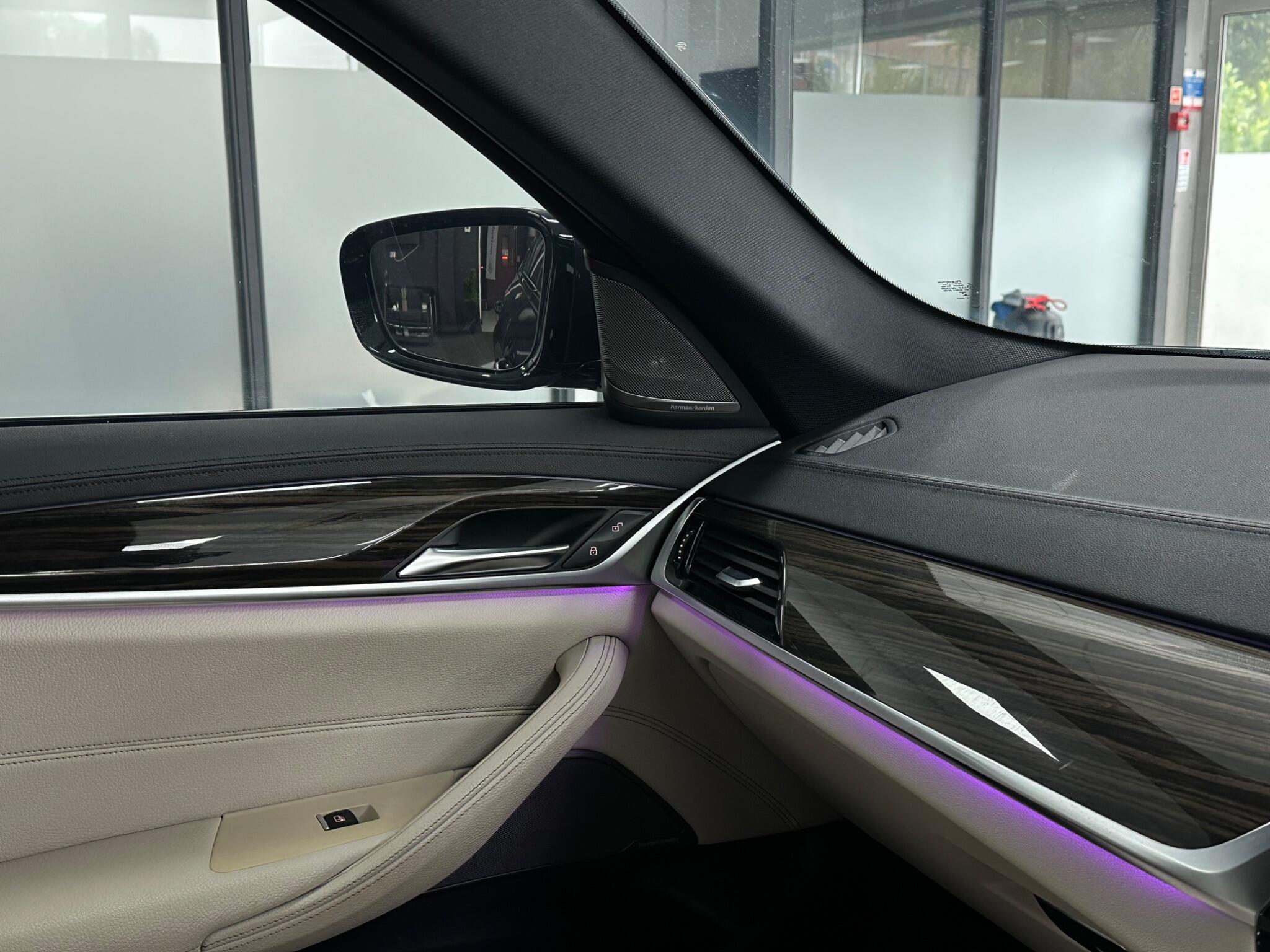 BMW 5 Series view 32