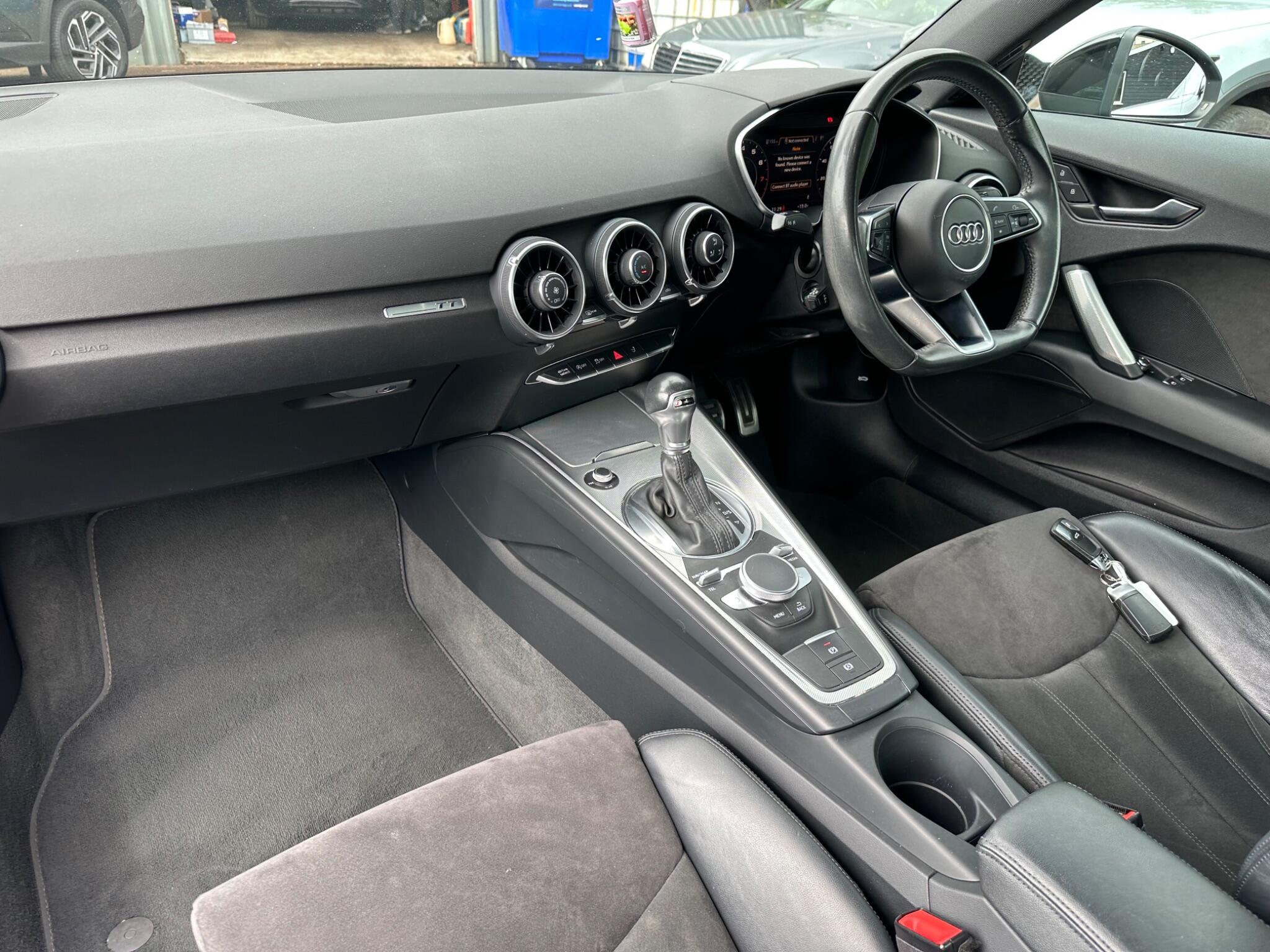 Audi TT view 6
