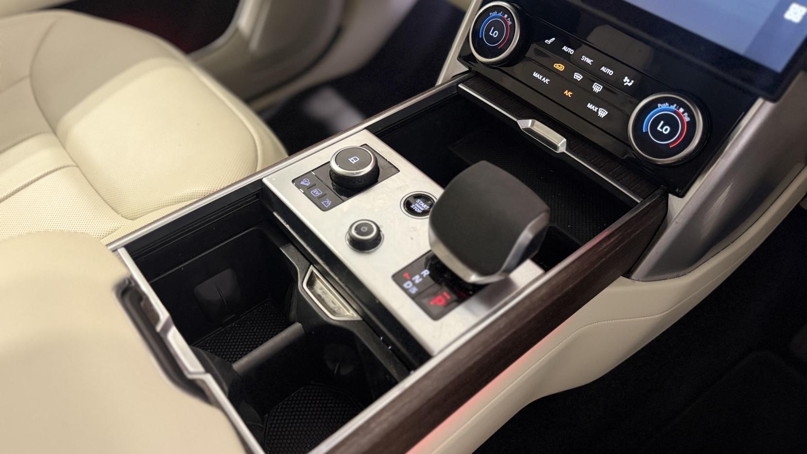 Land Rover Range Rover view 20
