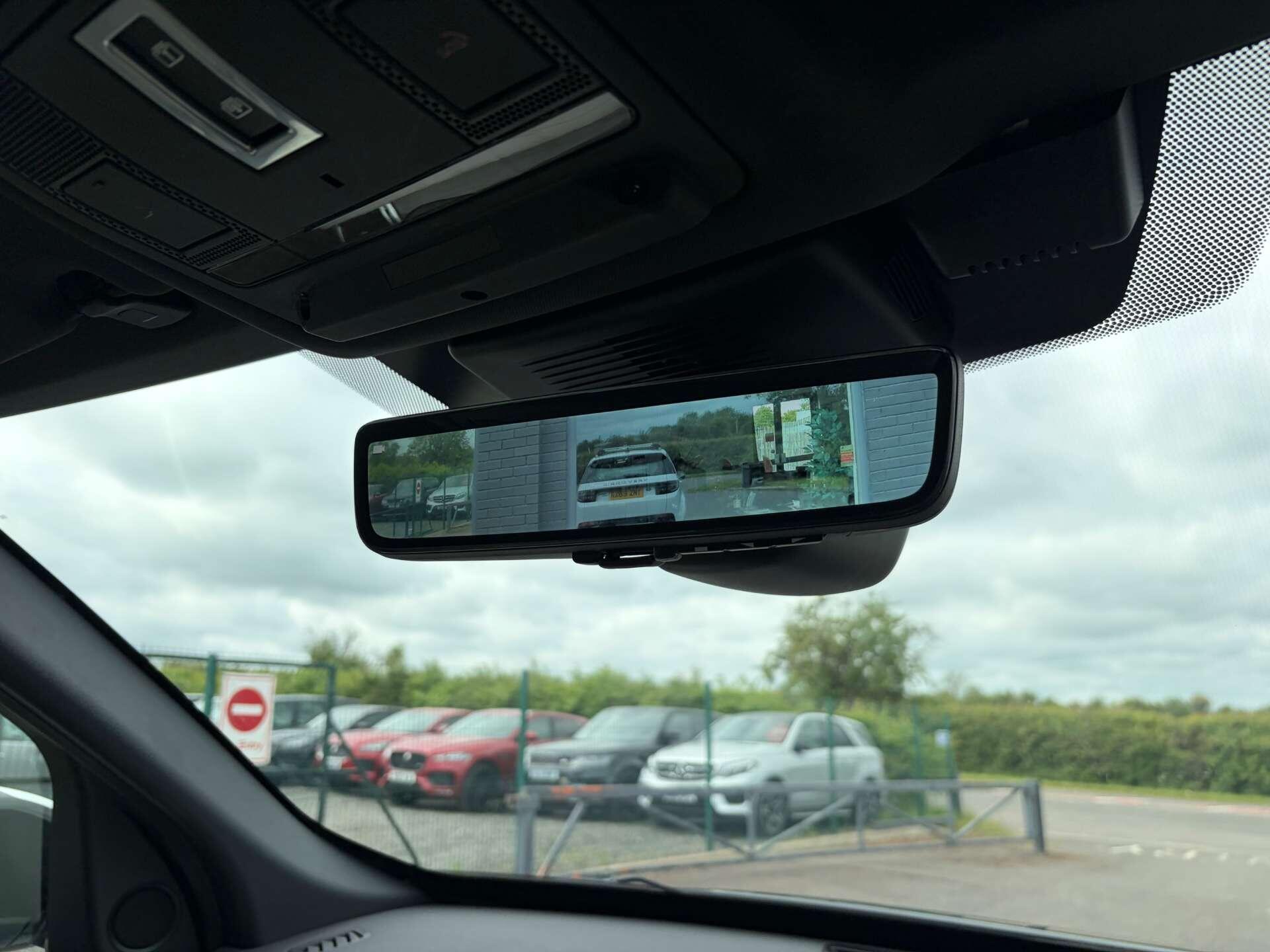 Land Rover Discovery Sport view 53