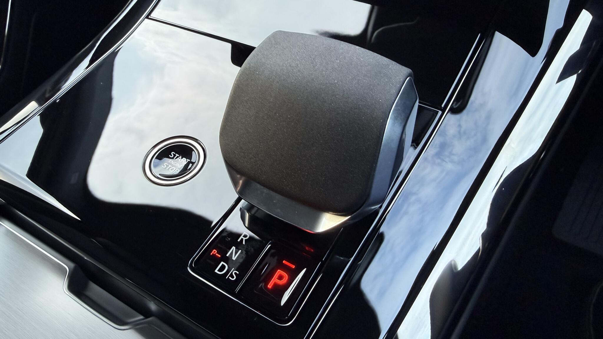 Land Rover Range Rover Sport view 13