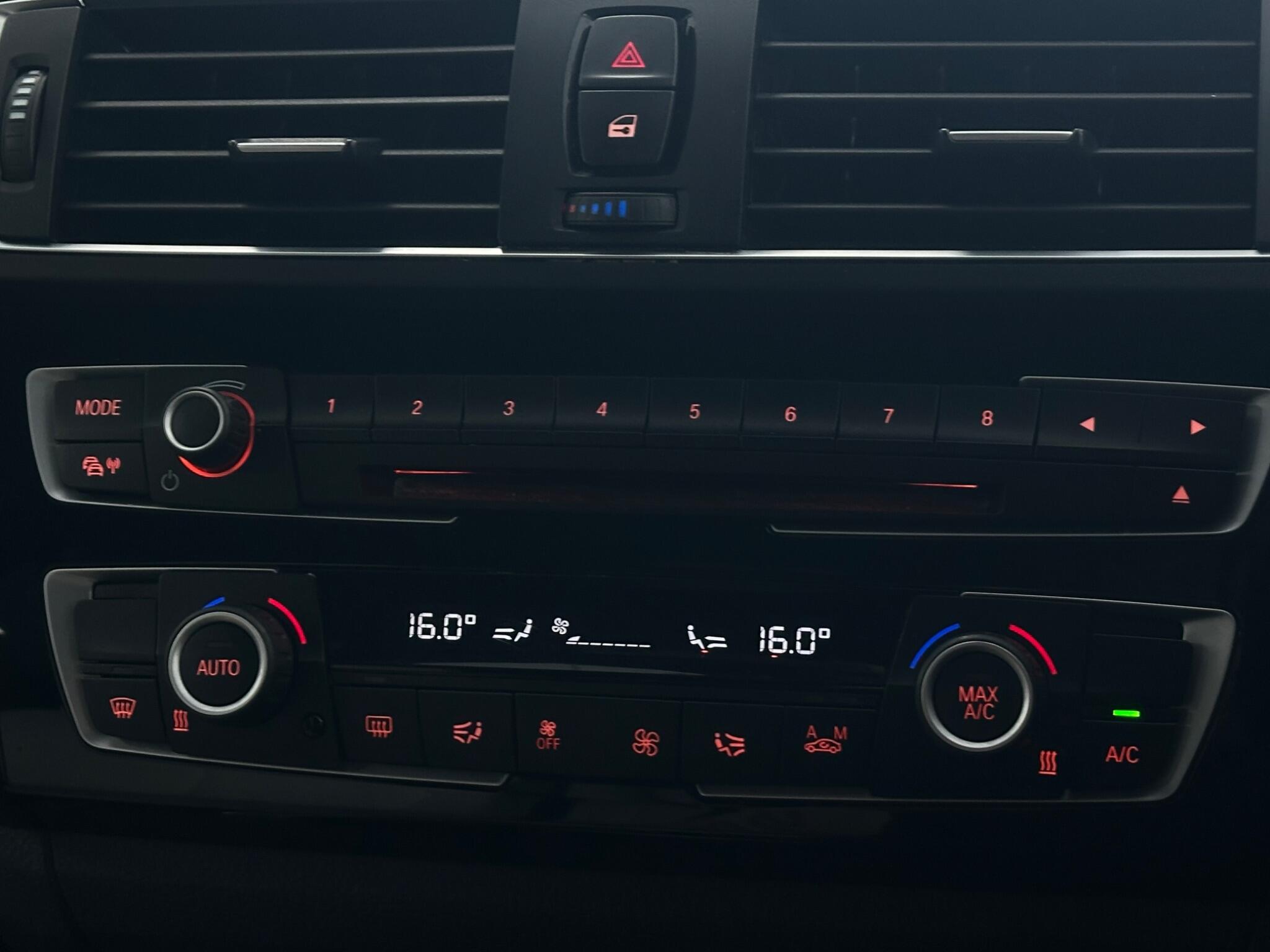 BMW 1 Series view 24