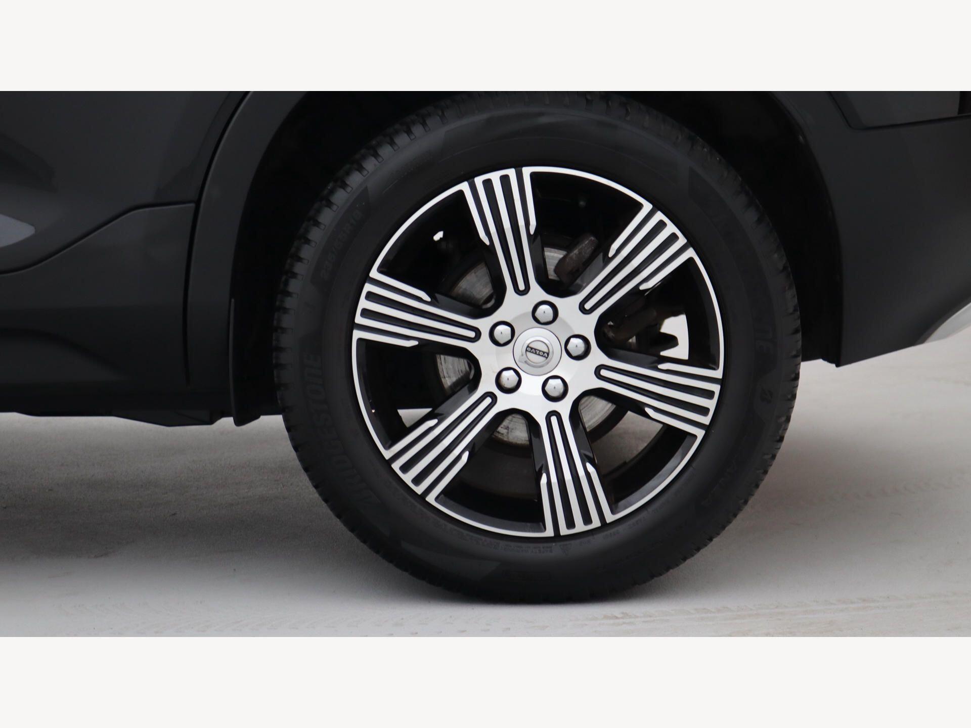 Volvo XC40 view 12