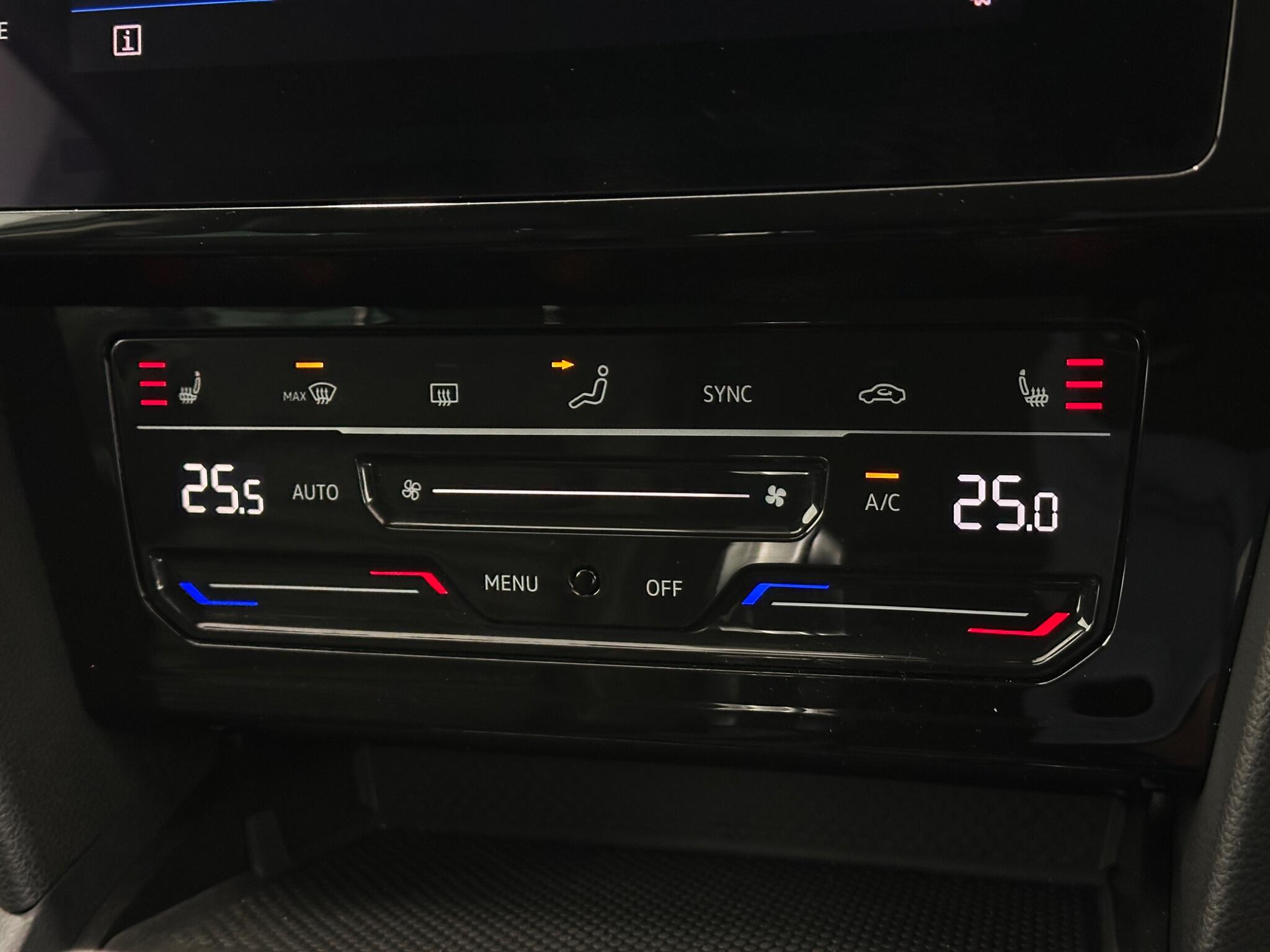 Volkswagen Passat view 21