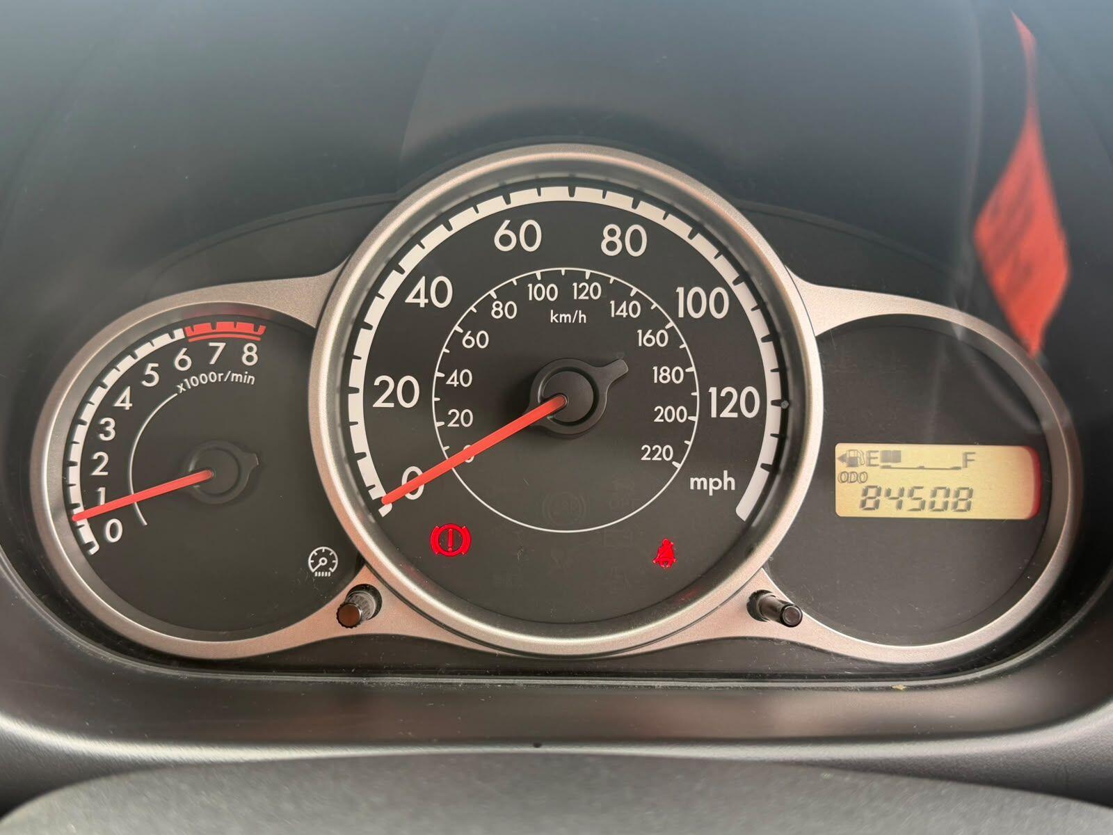 Mazda Mazda2 view 21