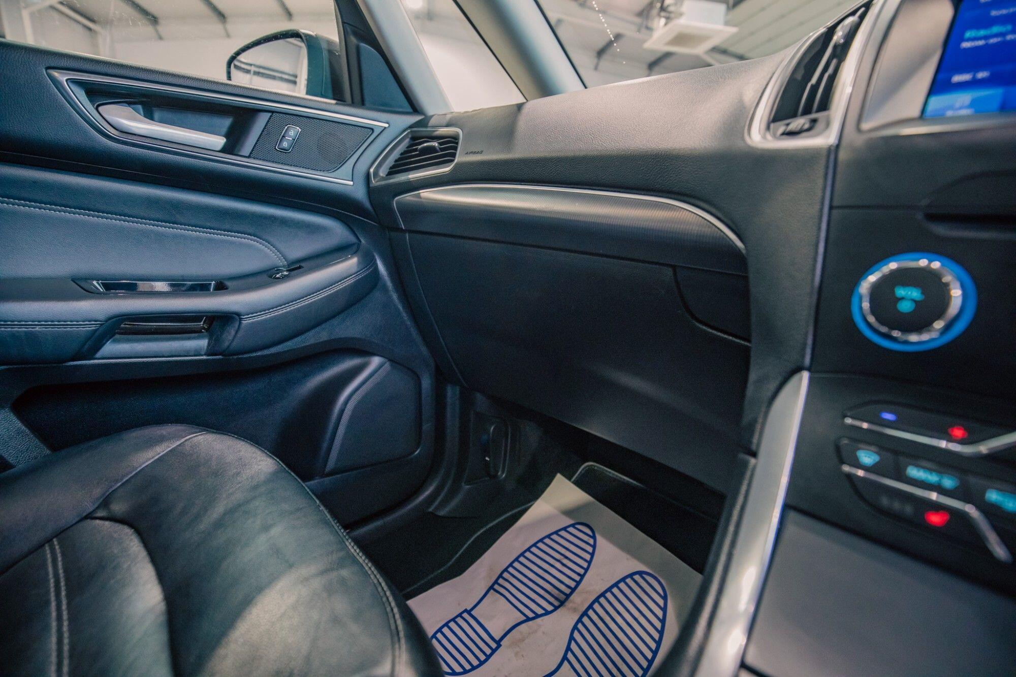 Ford Galaxy view 20