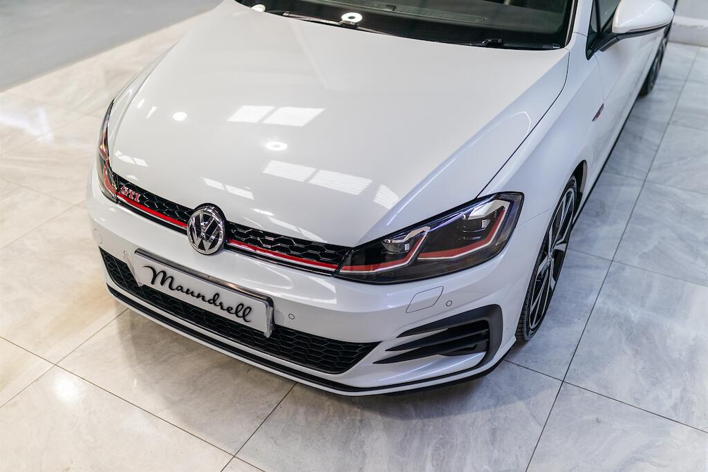 Volkswagen Golf view 17