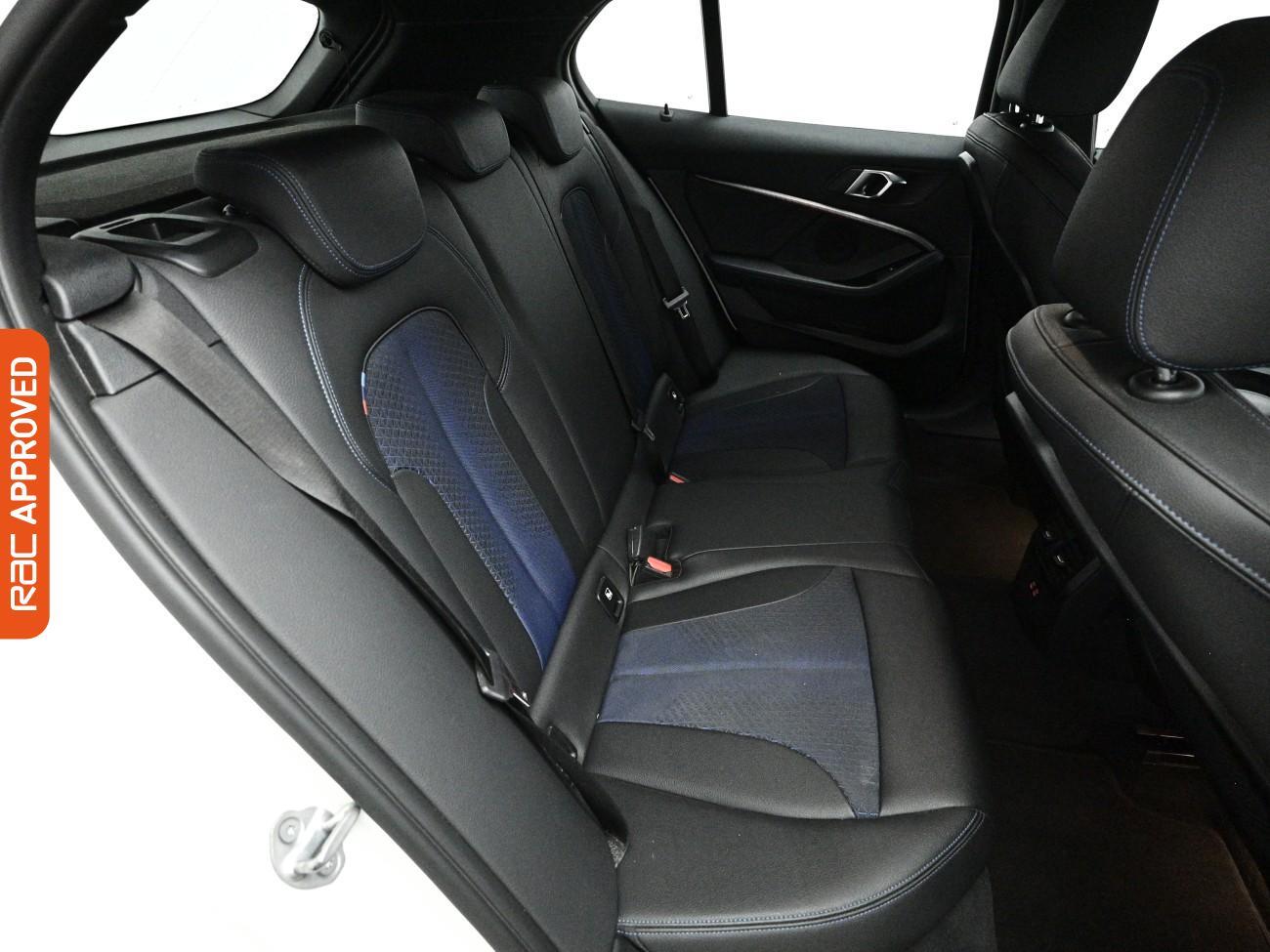BMW 1 Series view 13