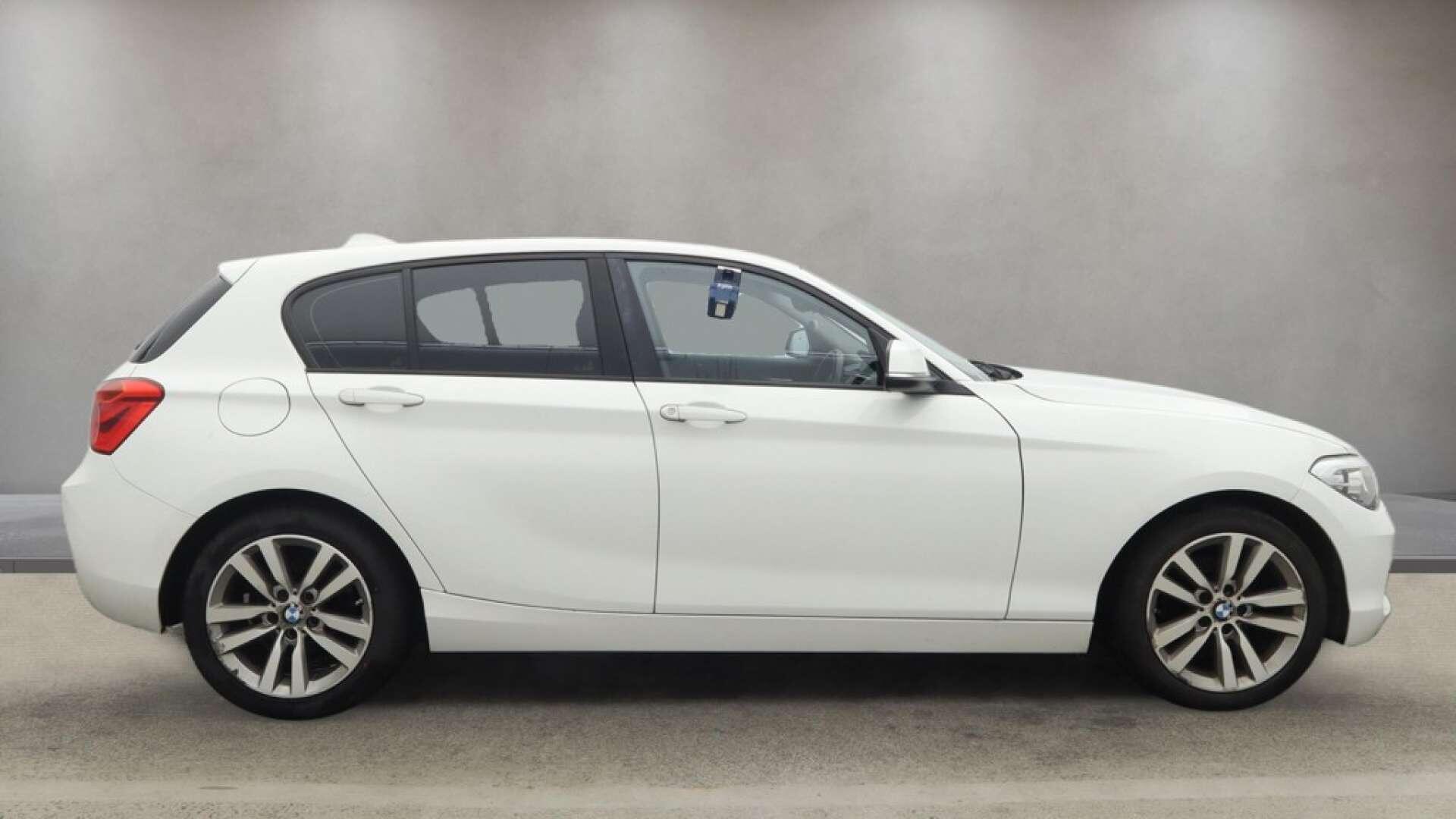 BMW 1 Series view 9