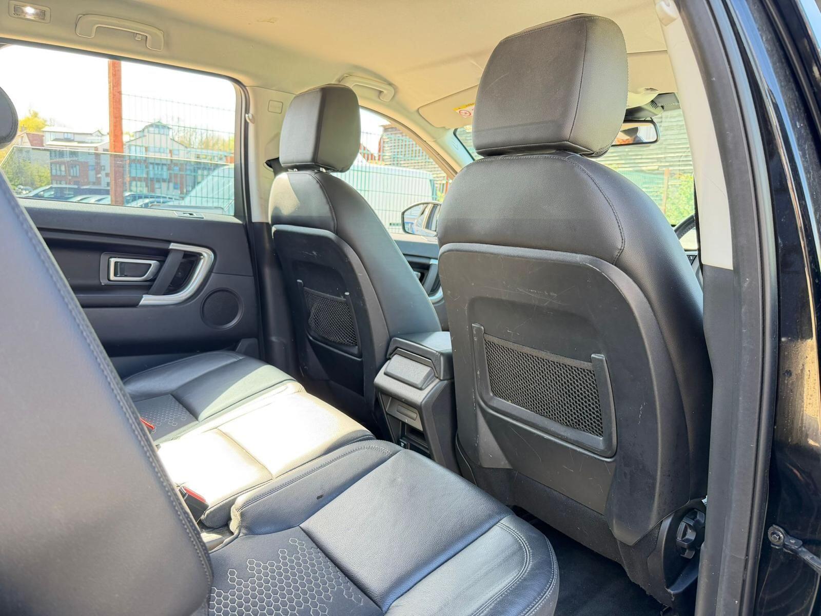 Land Rover Discovery Sport view 16