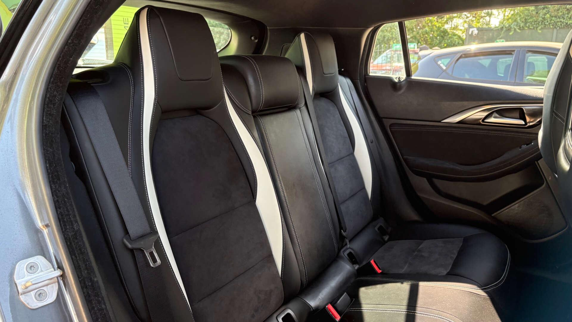 Infiniti Q30 view 10