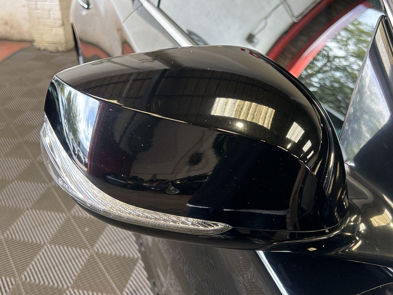 Infiniti Q50 view 22