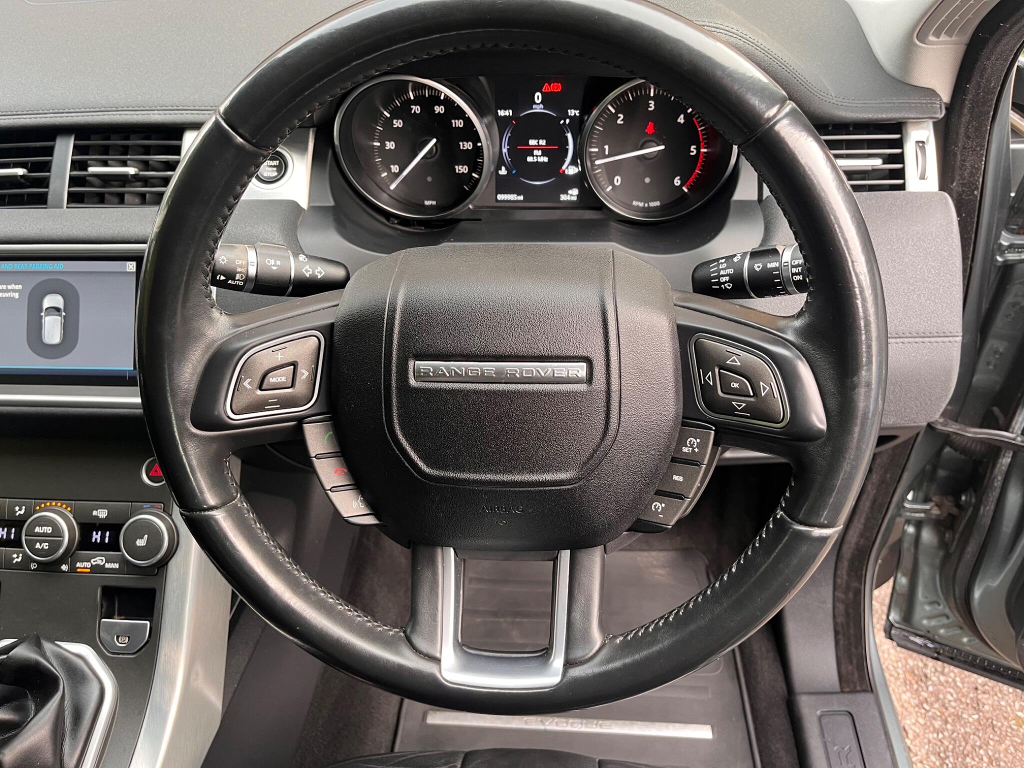 Land Rover Range Rover Evoque view 26