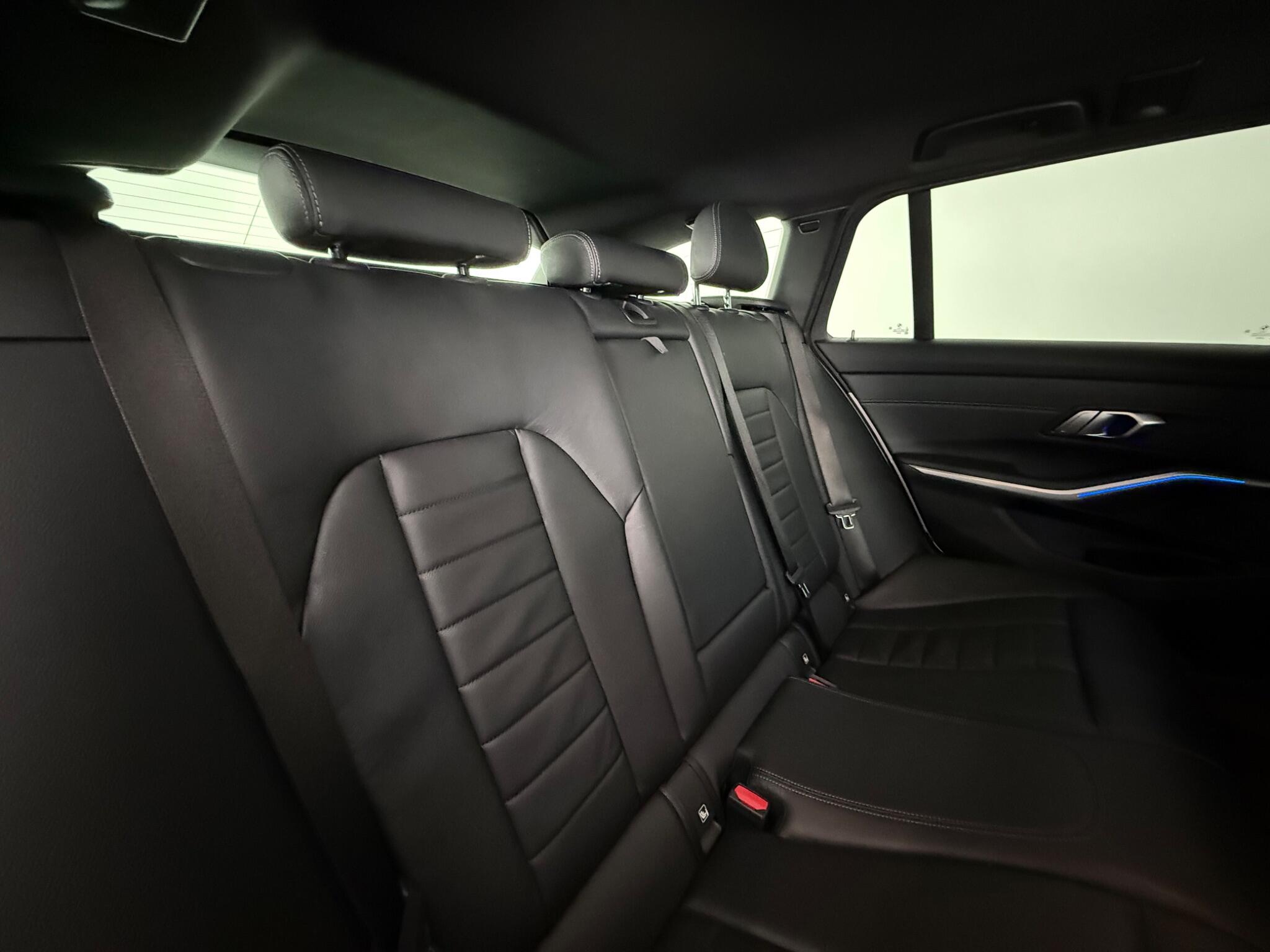BMW 3 Series view 29