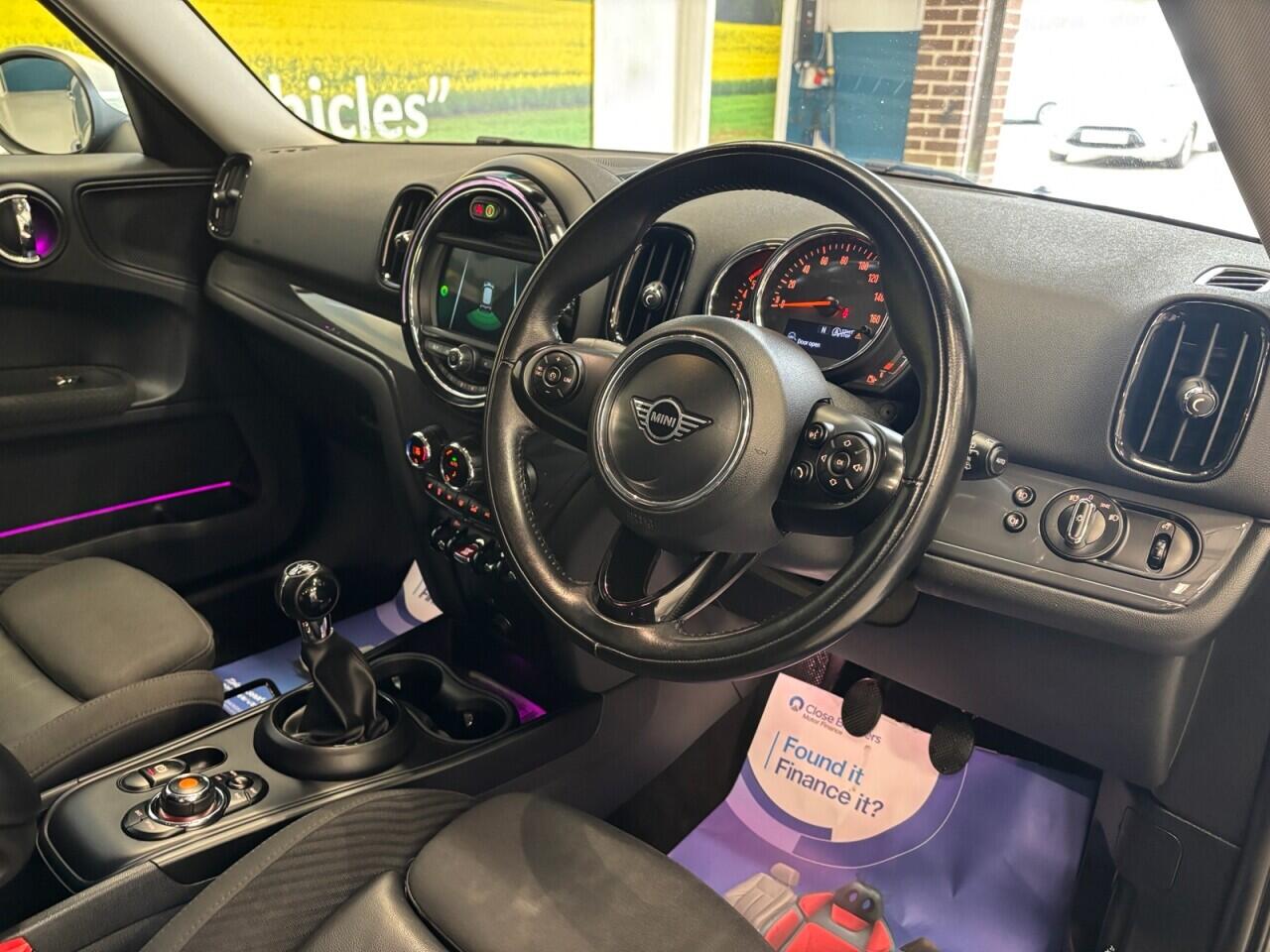 Mini Countryman view 14