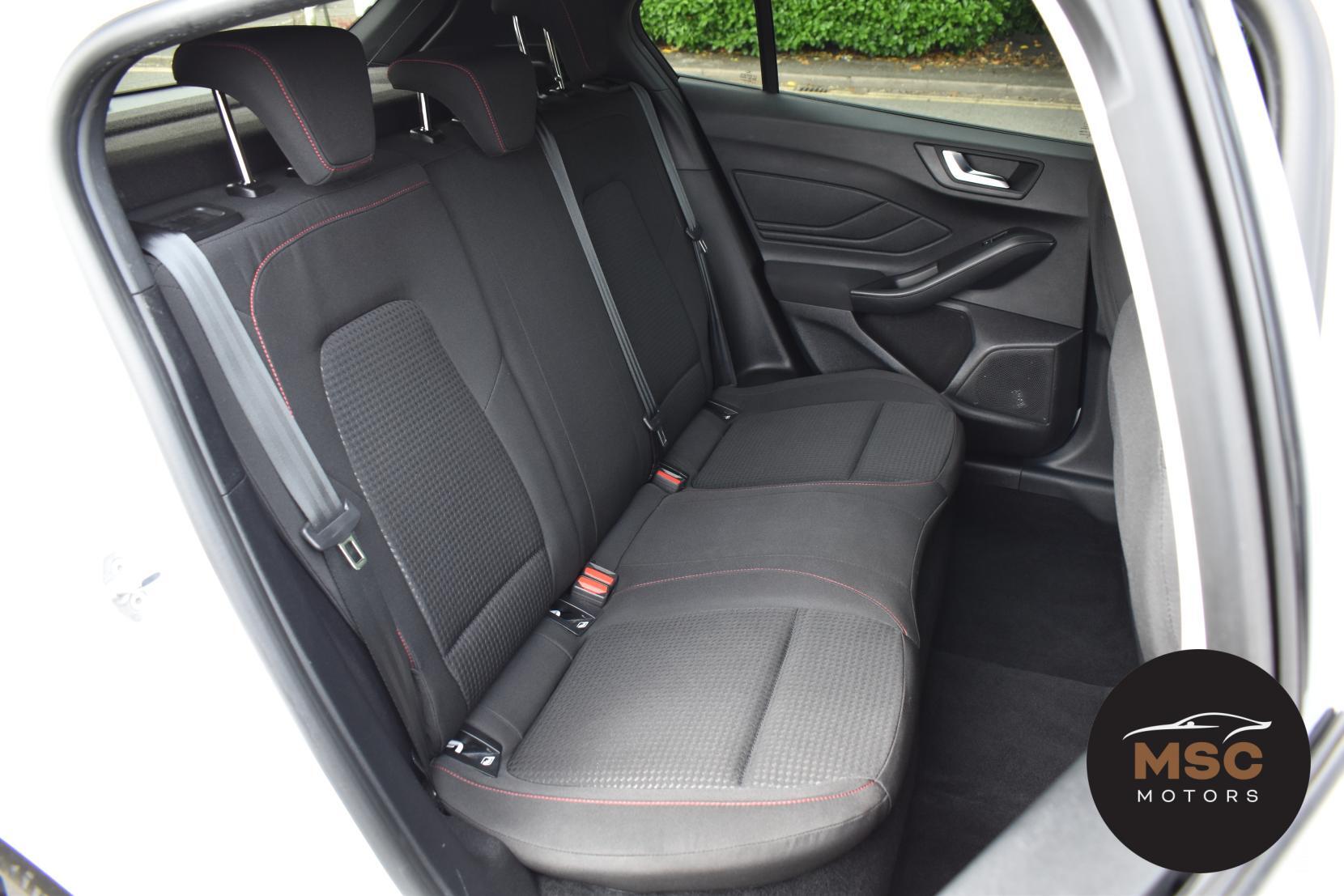 Ford Focus view 36