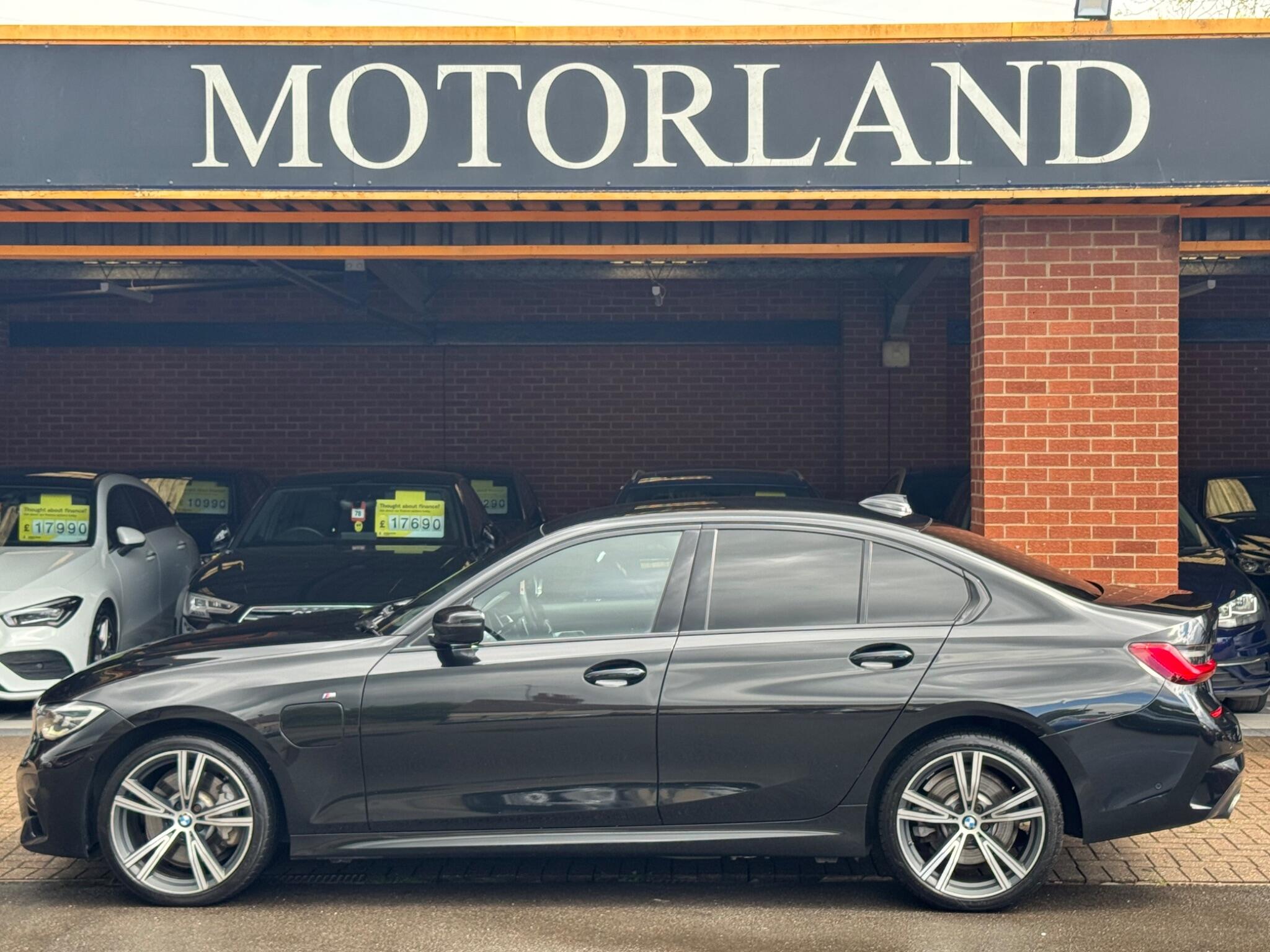 BMW 3 Series view 6