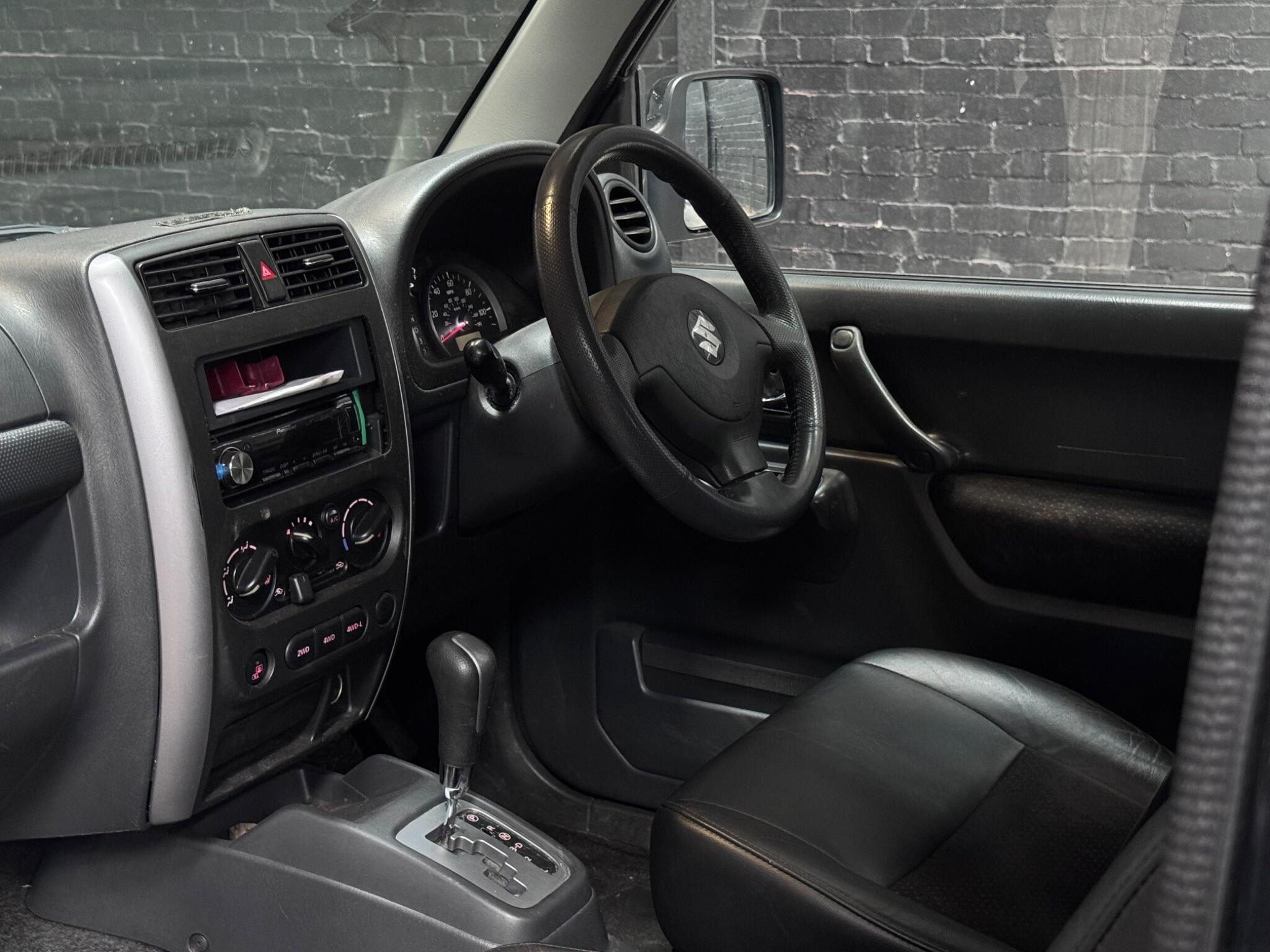 Suzuki Jimny view 5