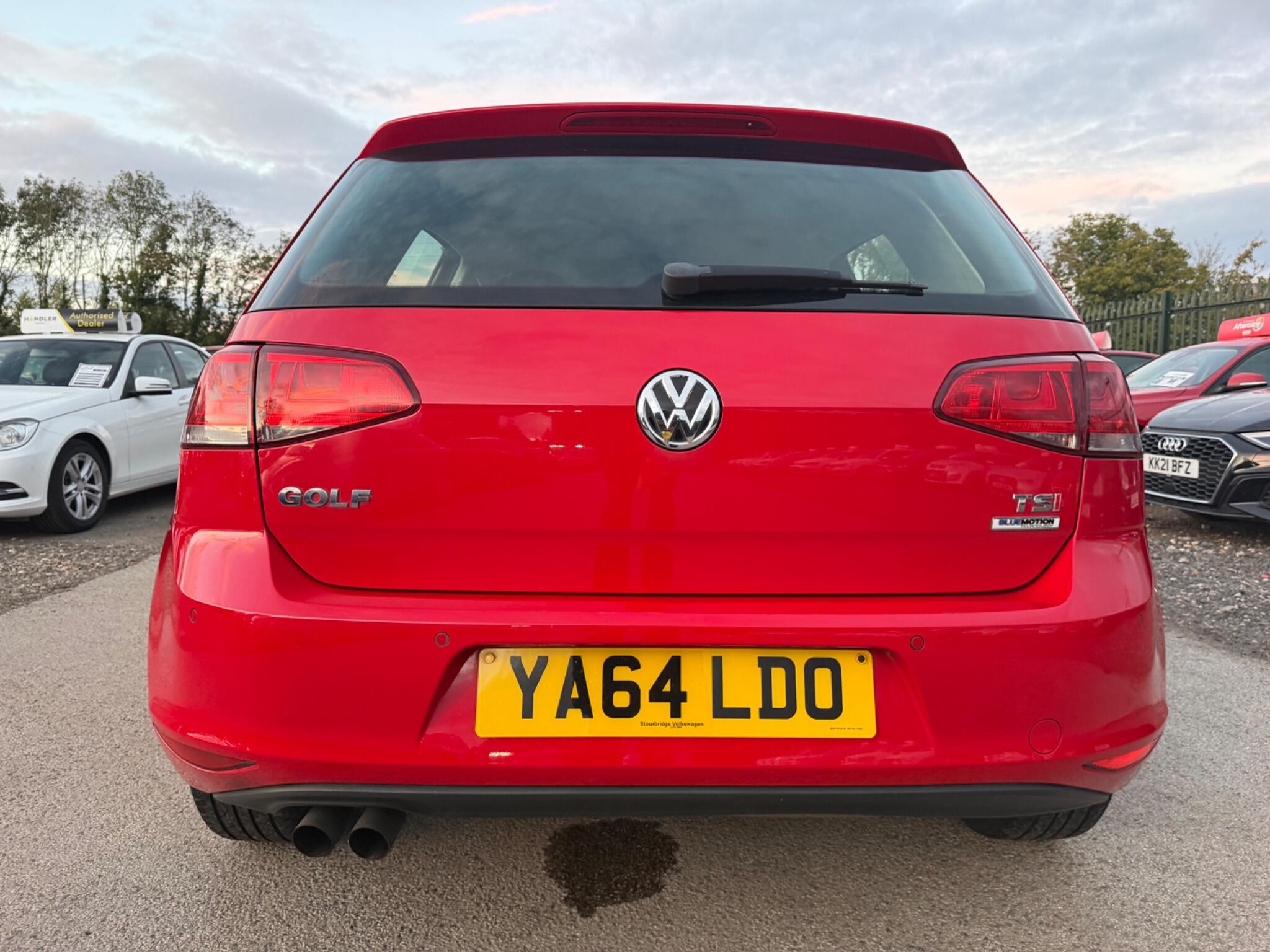 Volkswagen Golf view 17