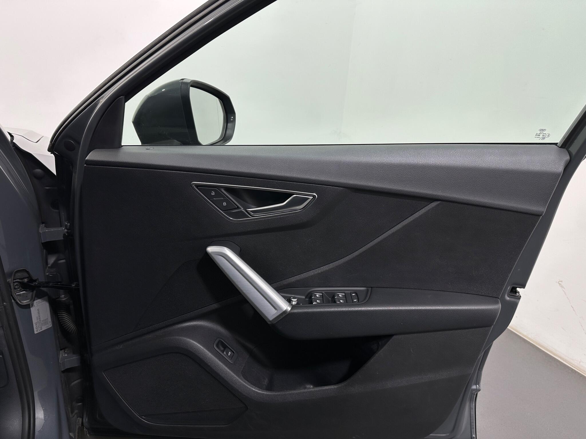 Audi Q2 view 34