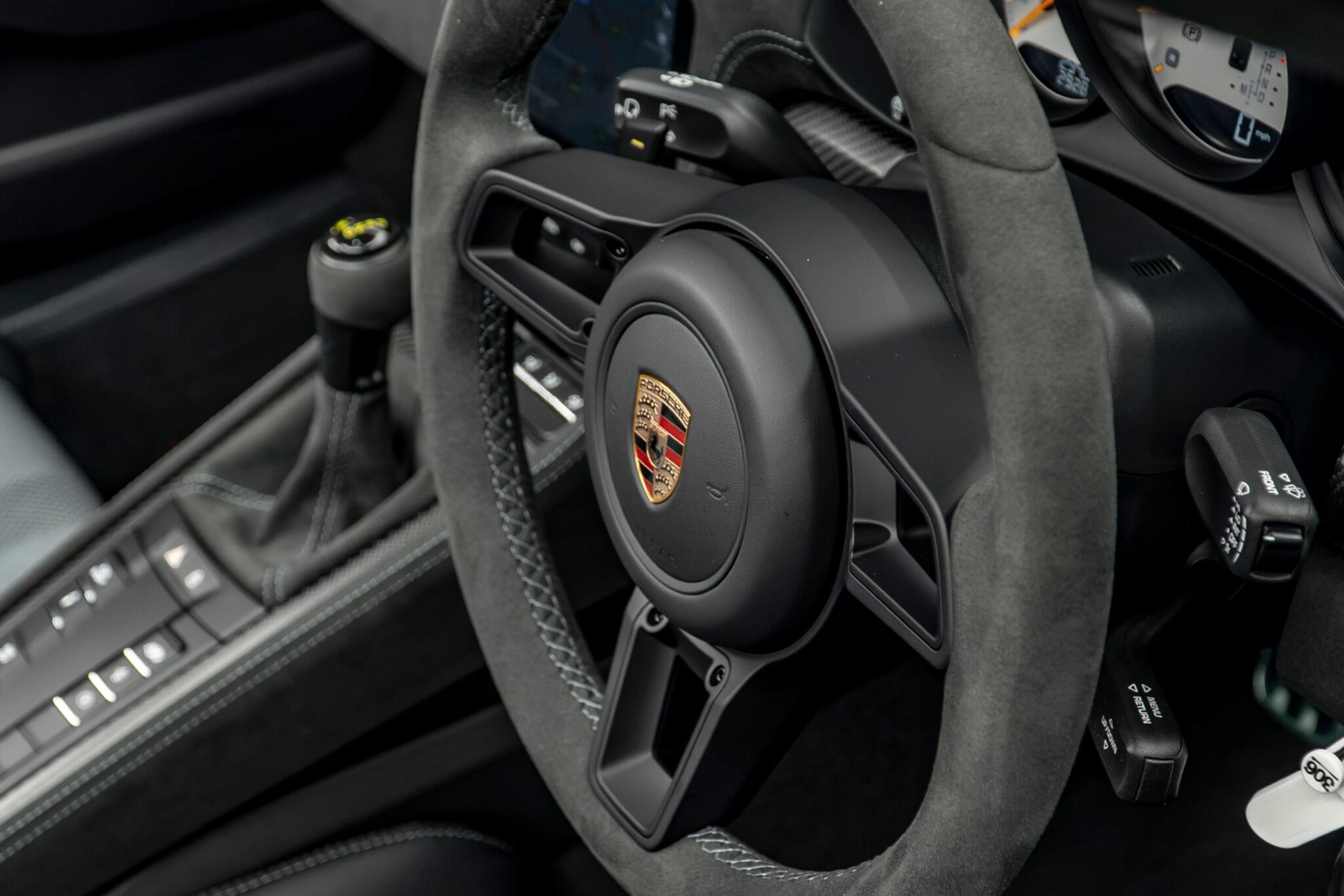 Porsche 718 Spyder view 37