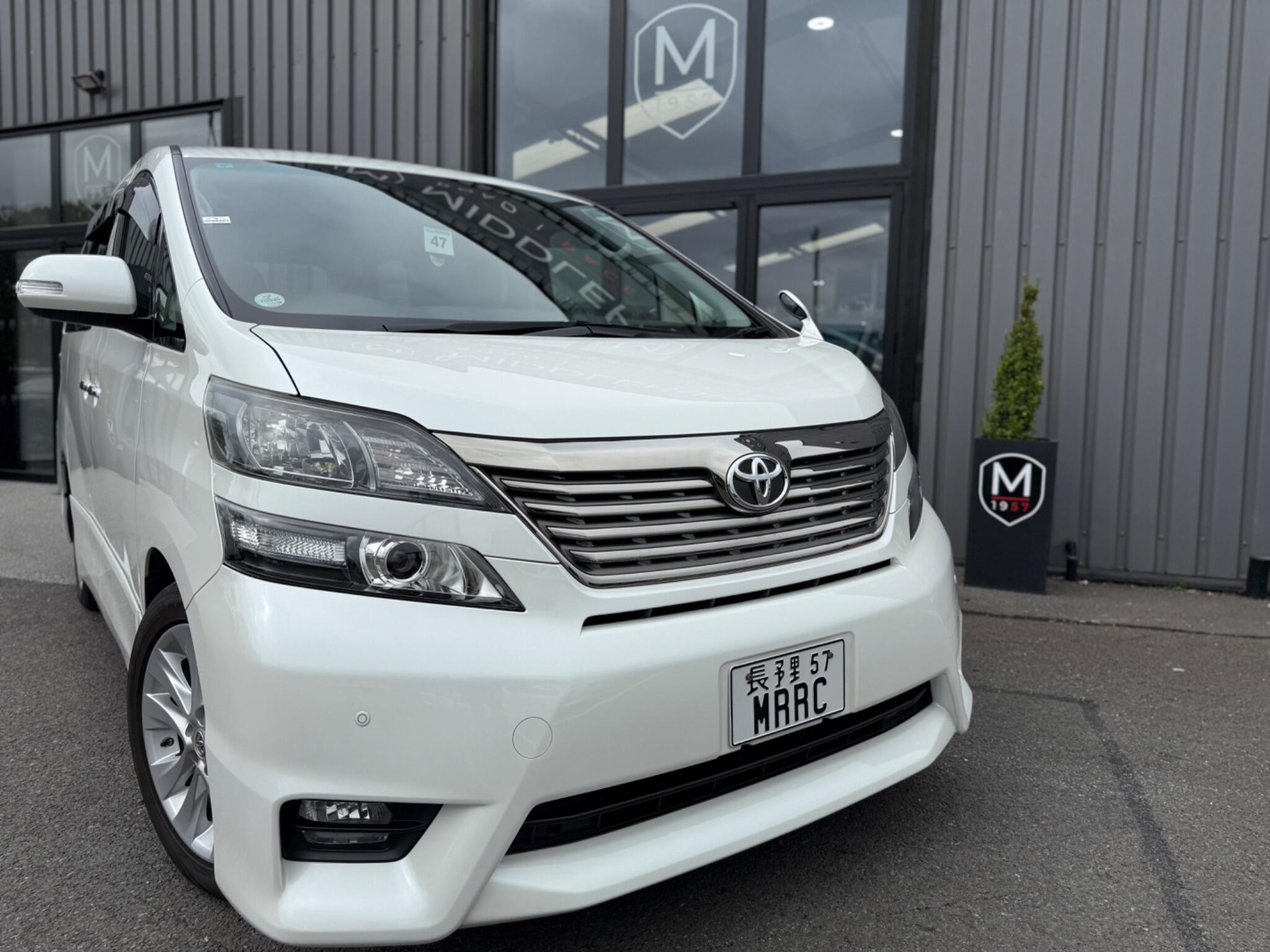 Toyota Vellfire view 7