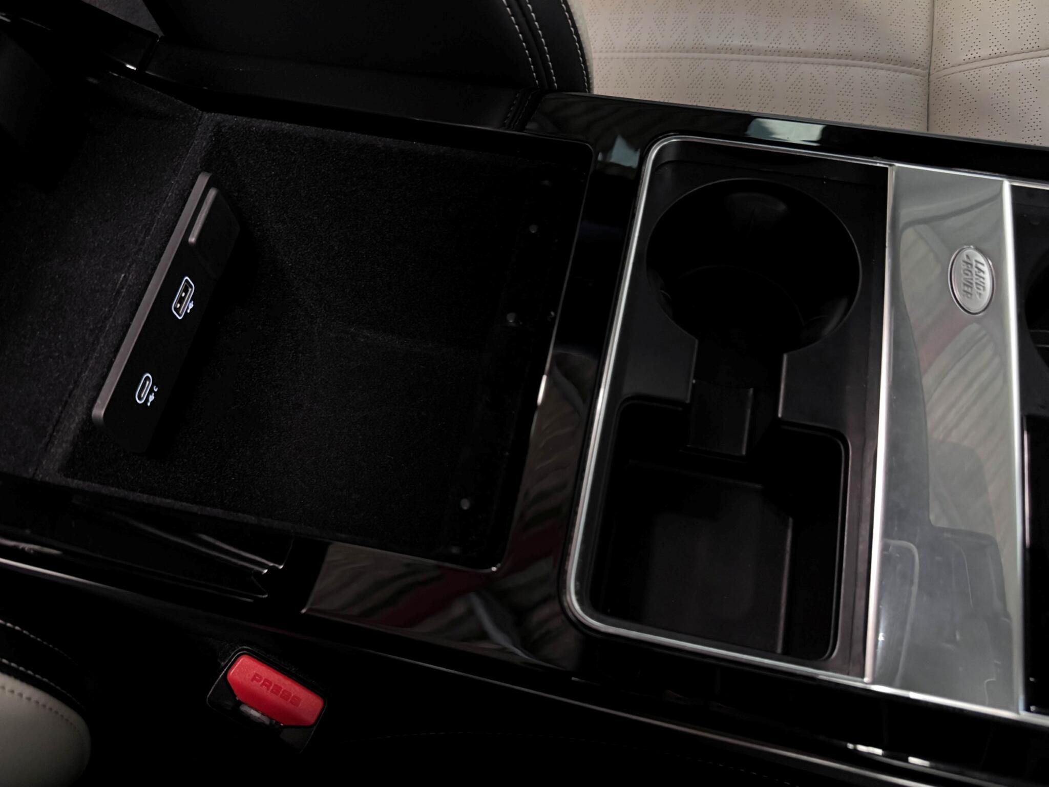 Land Rover Range Rover Velar view 28