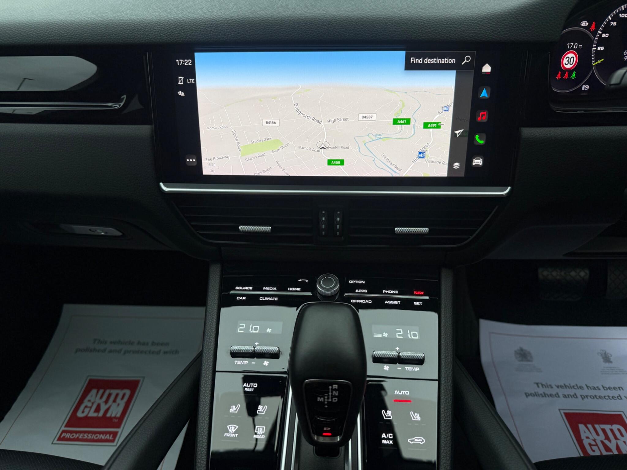 Porsche Cayenne view 11